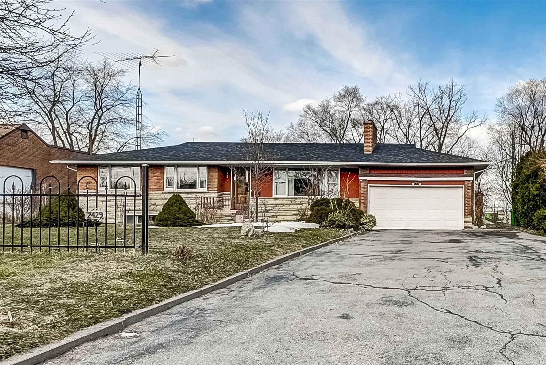 2429 Hensall St, Mississauga, Ontario L5A2T1 Sold History HouseSigma