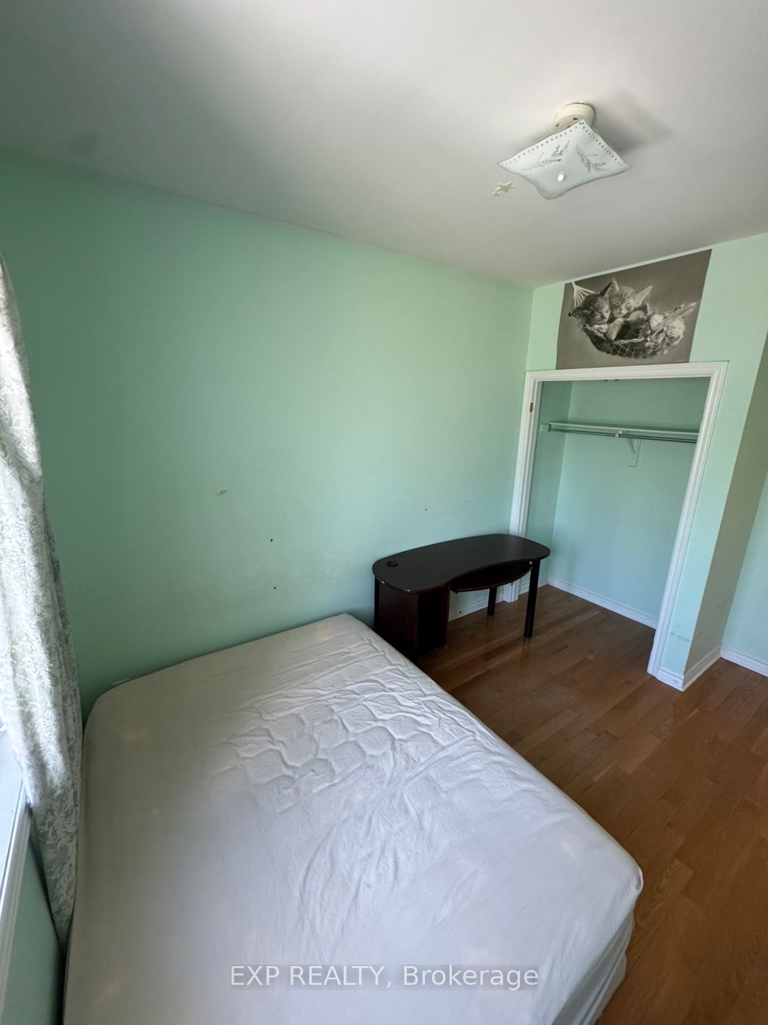 Unit UPPER ROOM 1 - 123 Steeles Avenue E, North York 3