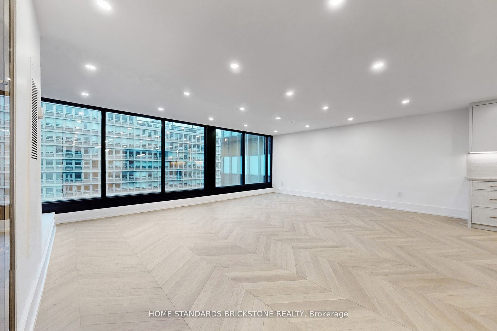 Unit 1009 - 110 Bloor Street W, Toronto 3
