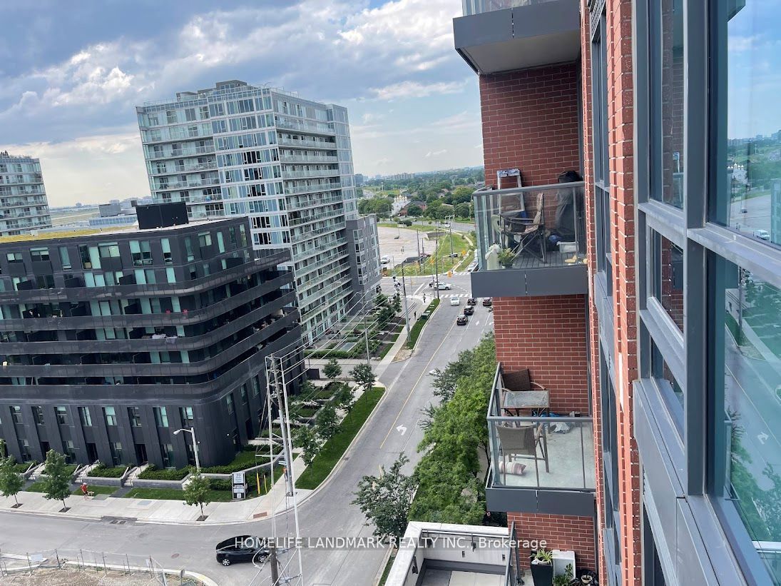 Unit 1025 - 31 Tippett Road, North York 5