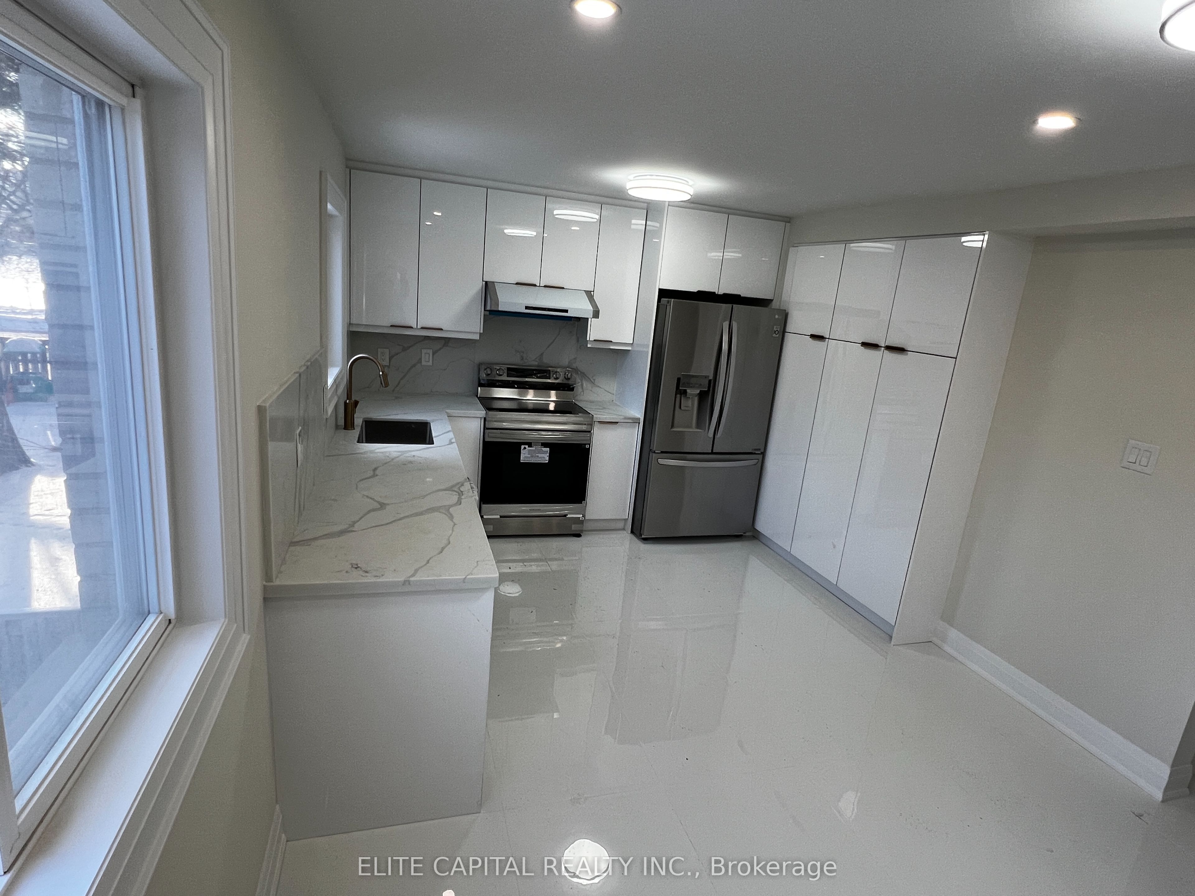 7 Ursa Star Way, North York 5
