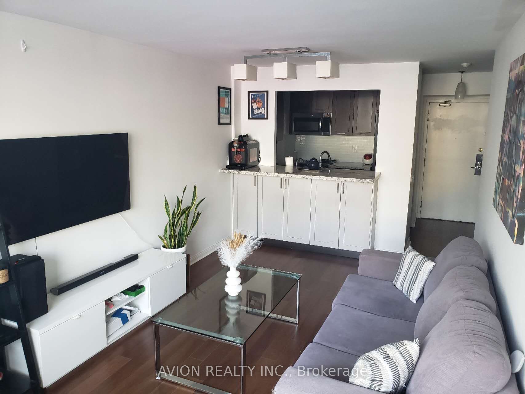 Unit 515 - 5 Rosehill Avenue, Toronto 2