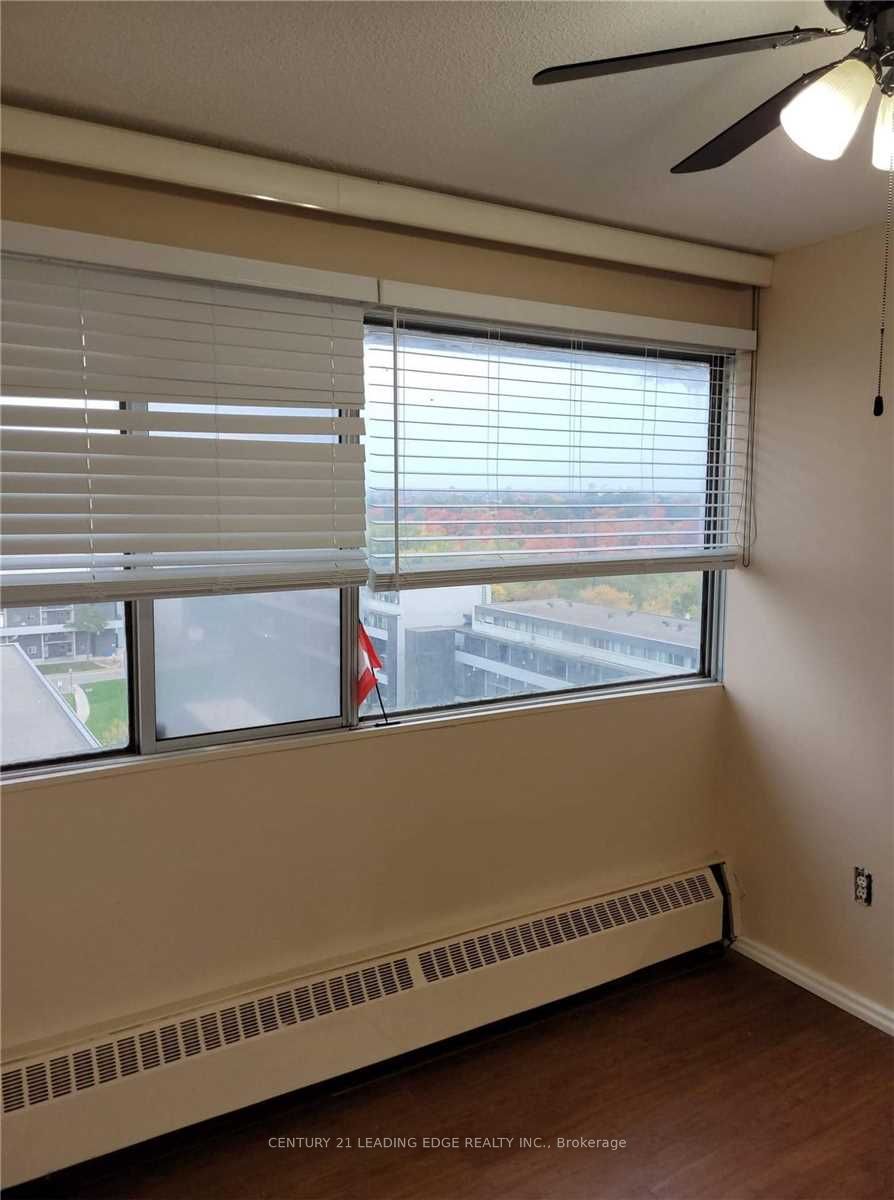 Unit 1110 - 10 Sunny Glenway, Toronto 3