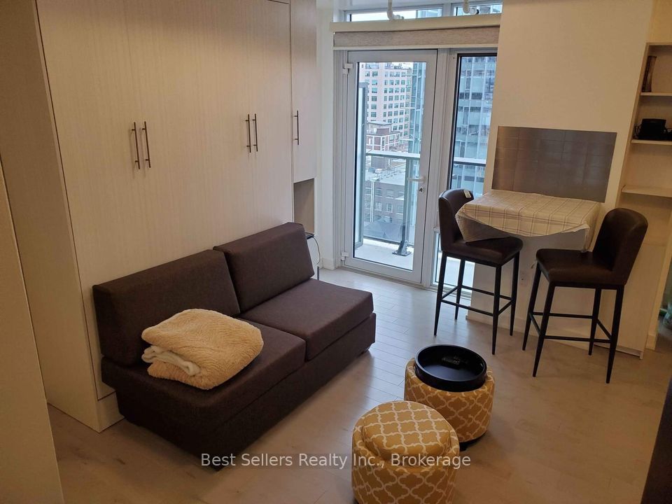 Unit 1605 - 330 Richmond Street W, Toronto 5