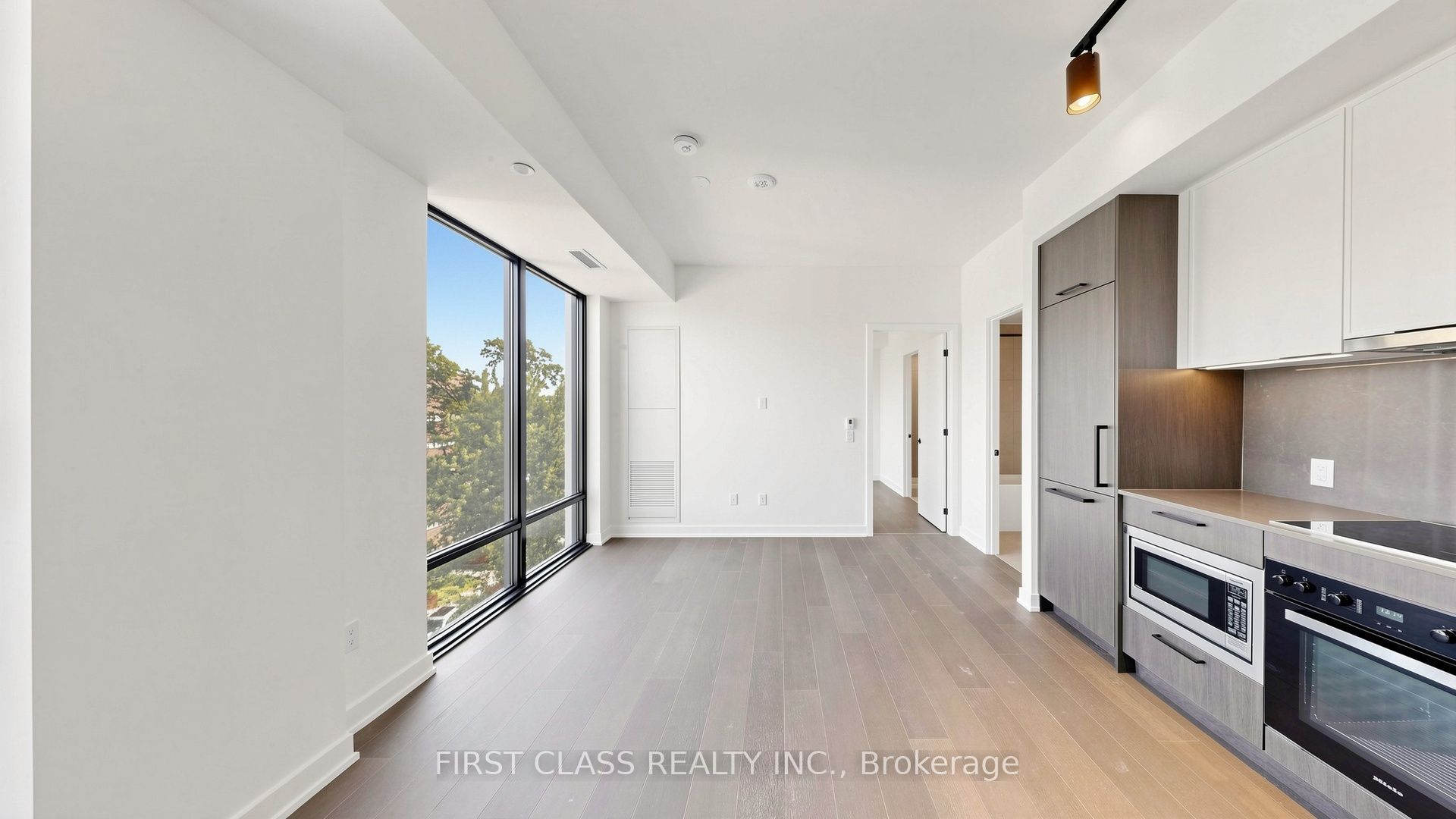 Unit 822 - 91 Montclair Avenue, Toronto 5