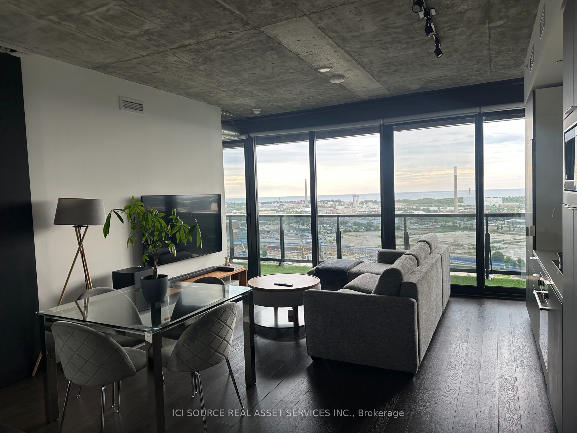 Unit 2407 - 170 Bayview Avenue, Toronto 4