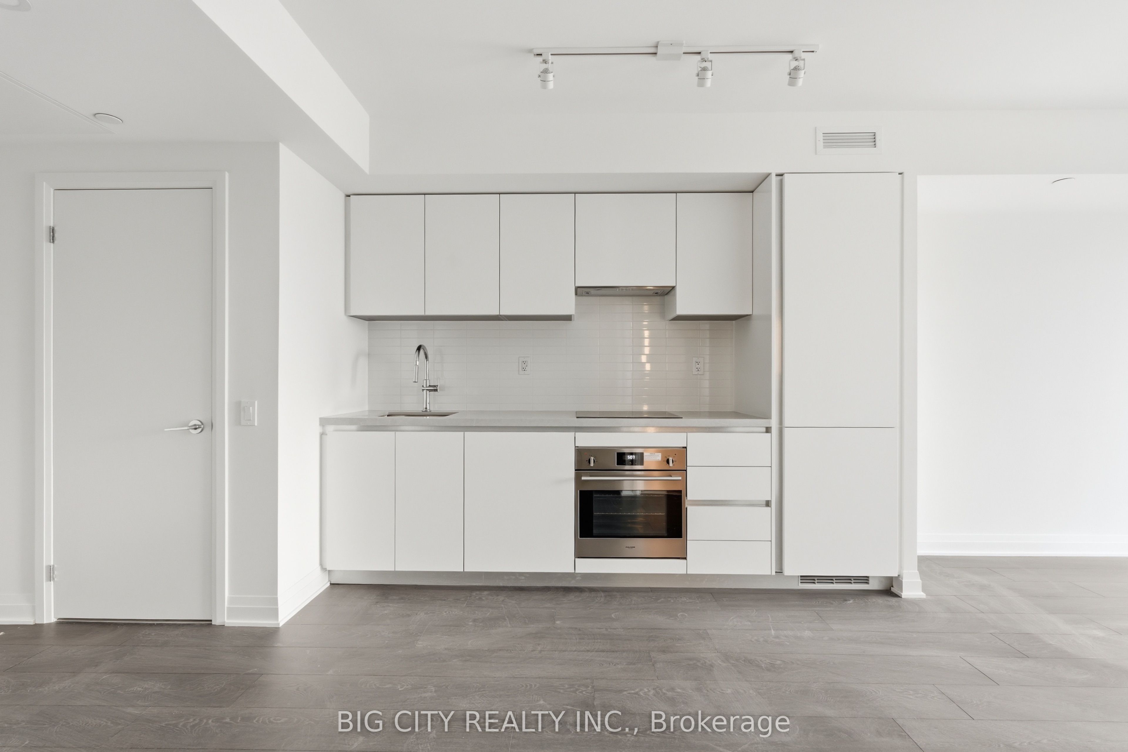 Unit 809 - 25 Frederick Todd Way, Toronto 2