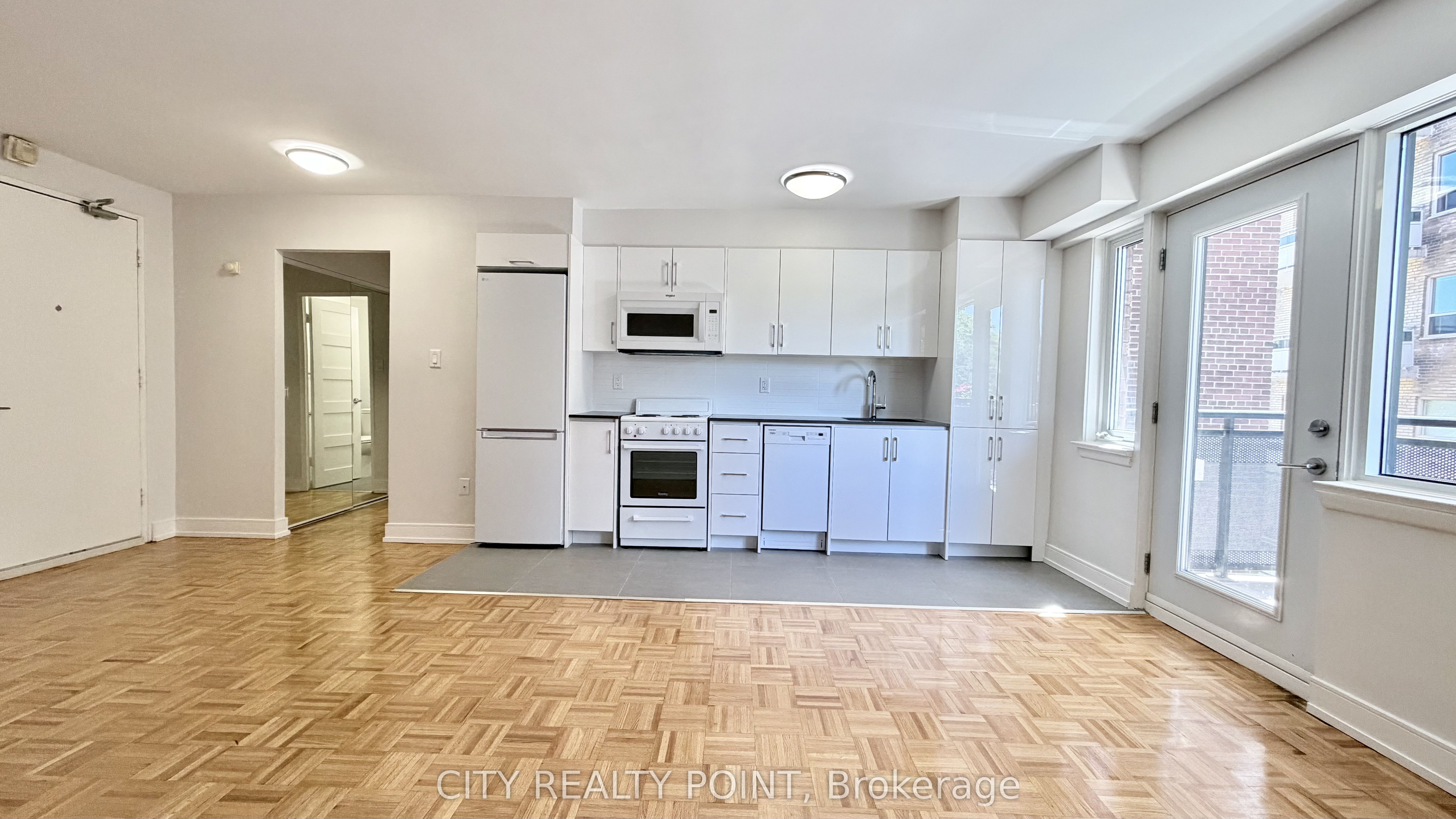 Unit 407 - 95 Lawton Boulevard, Toronto 4