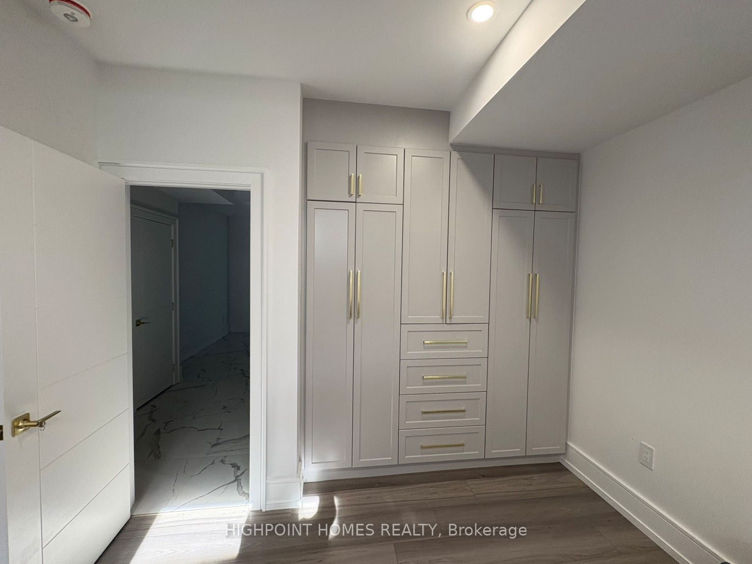 (Address not available), North York 5