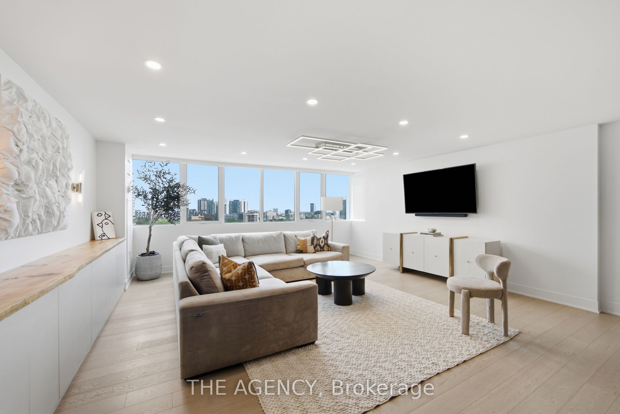 Unit 15C - 256 Jarvis Street, Toronto 3