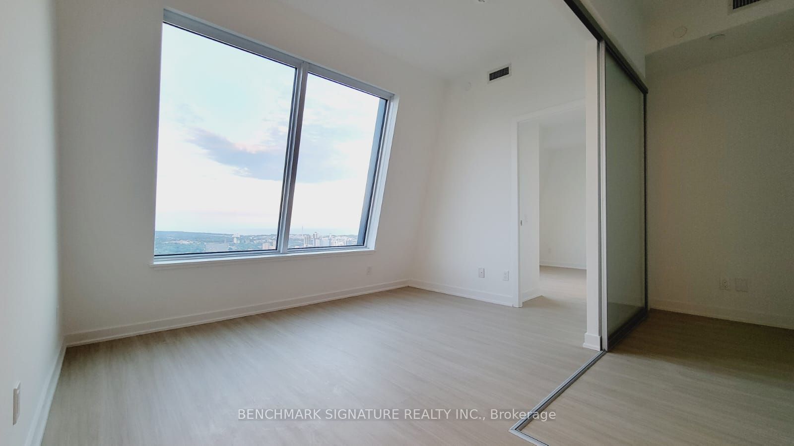 Unit 6007 - 8 Wellesley Street W, Toronto 2