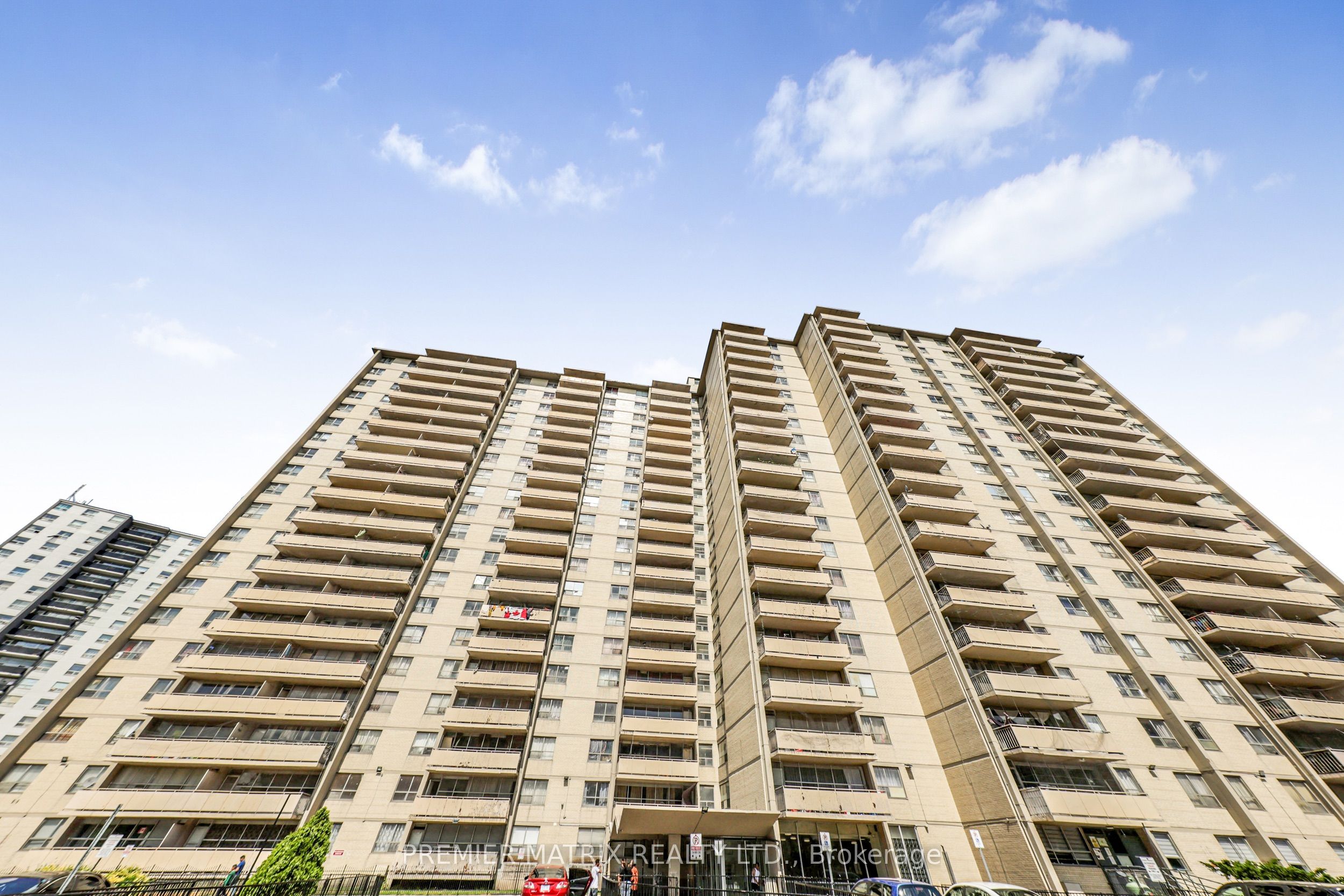 Unit 608 - 65 Thorncliffe Park Drive, Toronto 2