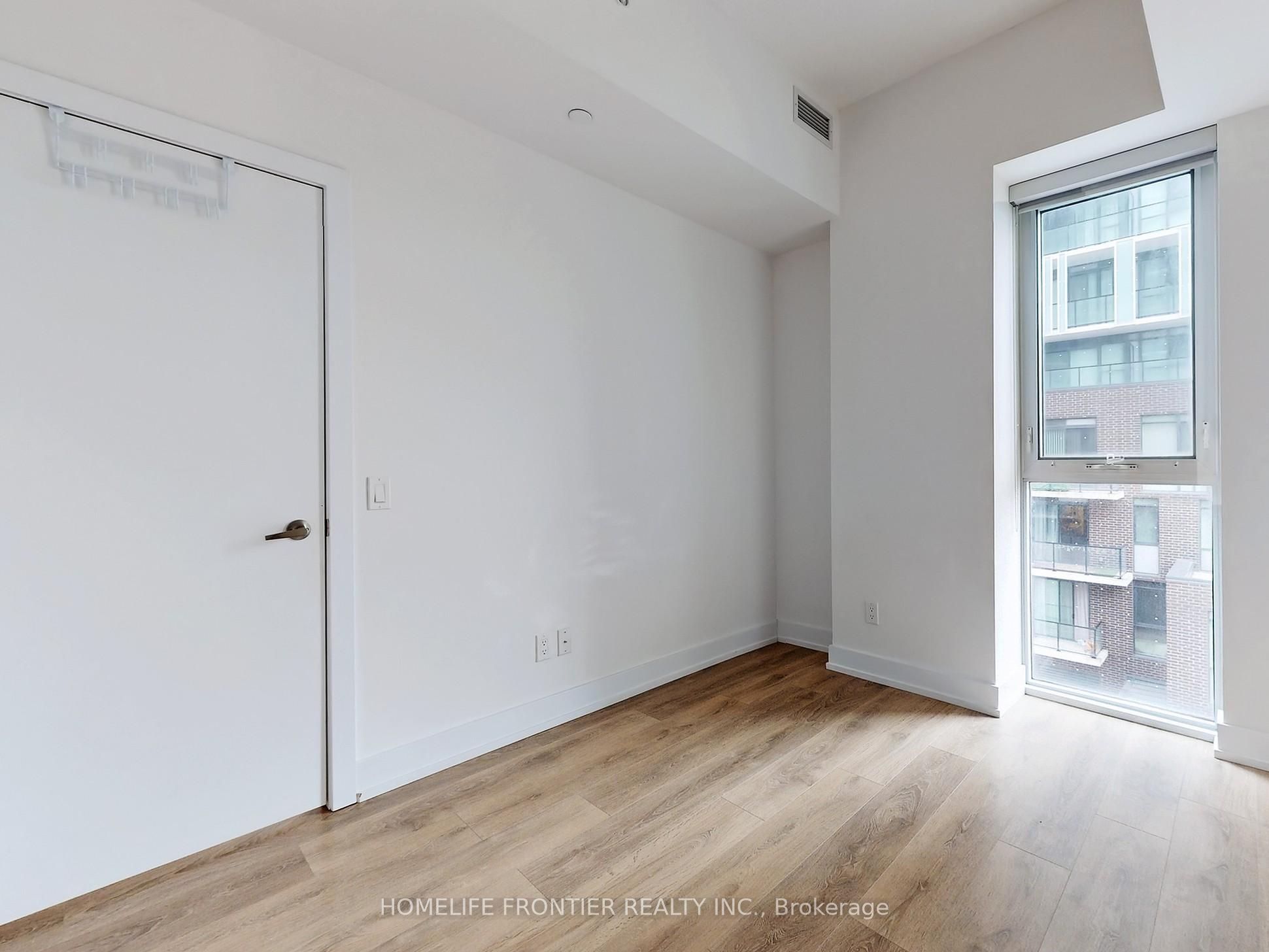 Unit 418 - 128 Fairview Mall Drive, North York 4