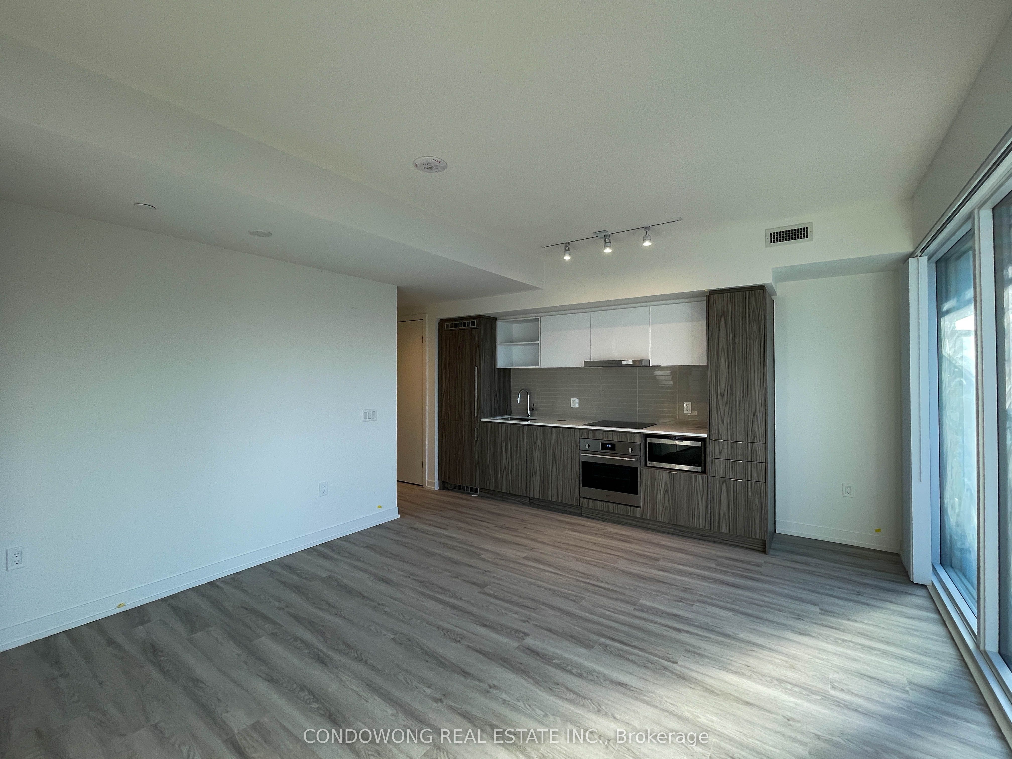Unit 2105 - 55 Cooper Street, Toronto 4