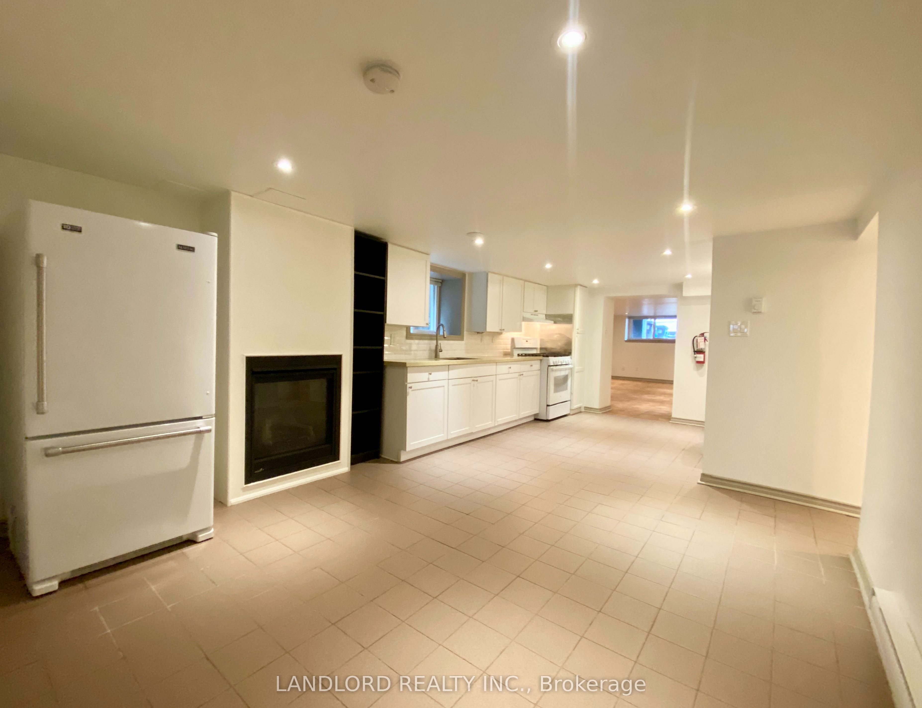 Unit 5 - 209 Madison Avenue, Toronto 5