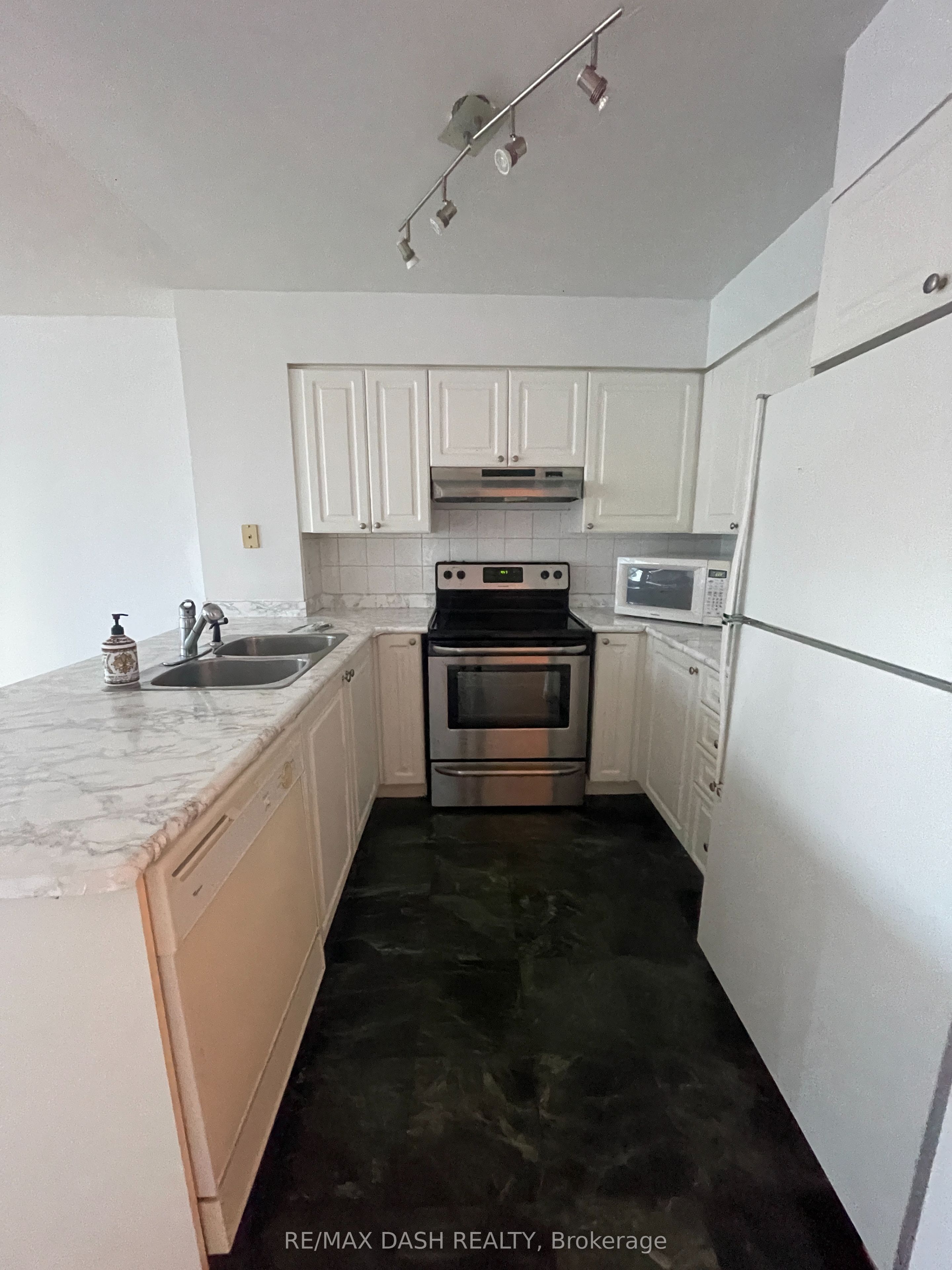 Unit 1210 - 750 Bay Street, Toronto 2