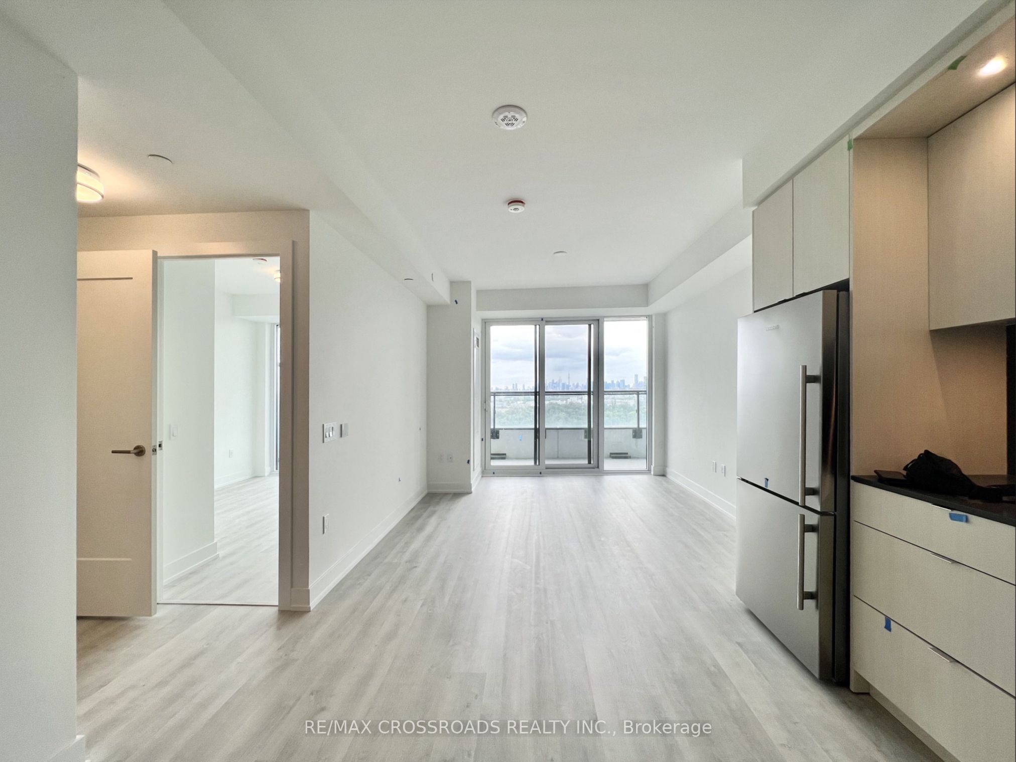 Unit 1333 - 20 Inn On The Park Drive, North York 3
