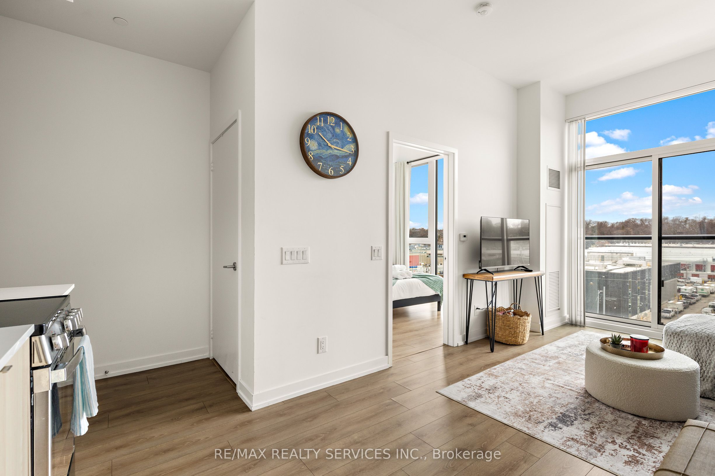 Unit 708 - 500 Dupont Street, Toronto 2