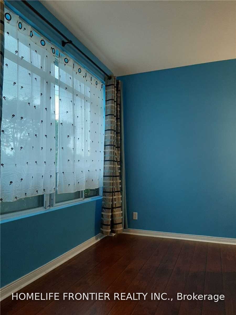 Unit 102 - 778 Sheppard Avenue W, North York 5
