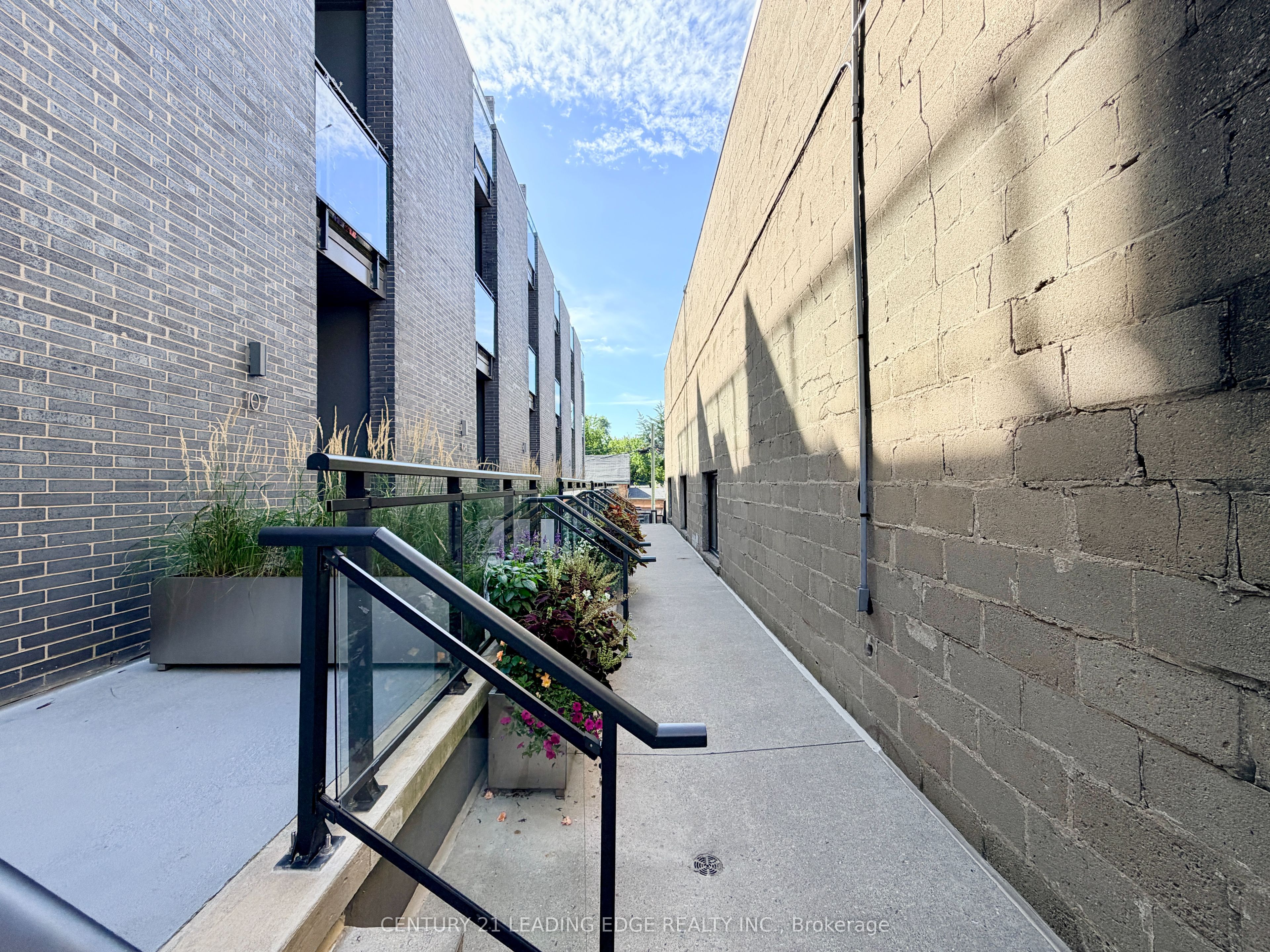 Unit 108 - 483 Dupont Street, Toronto 3