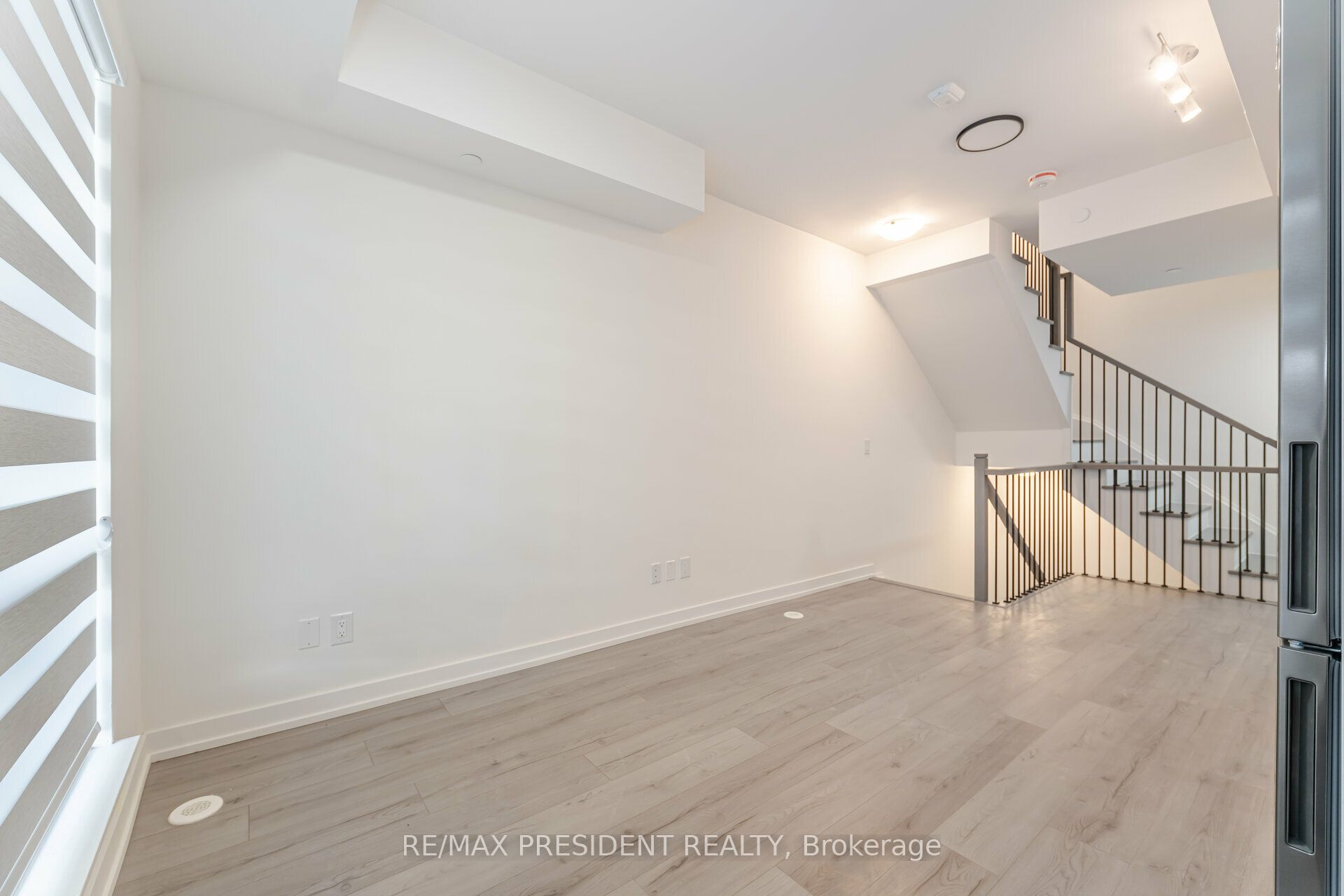 Unit 41 - 861 Sheppard Avenue W, North York 5