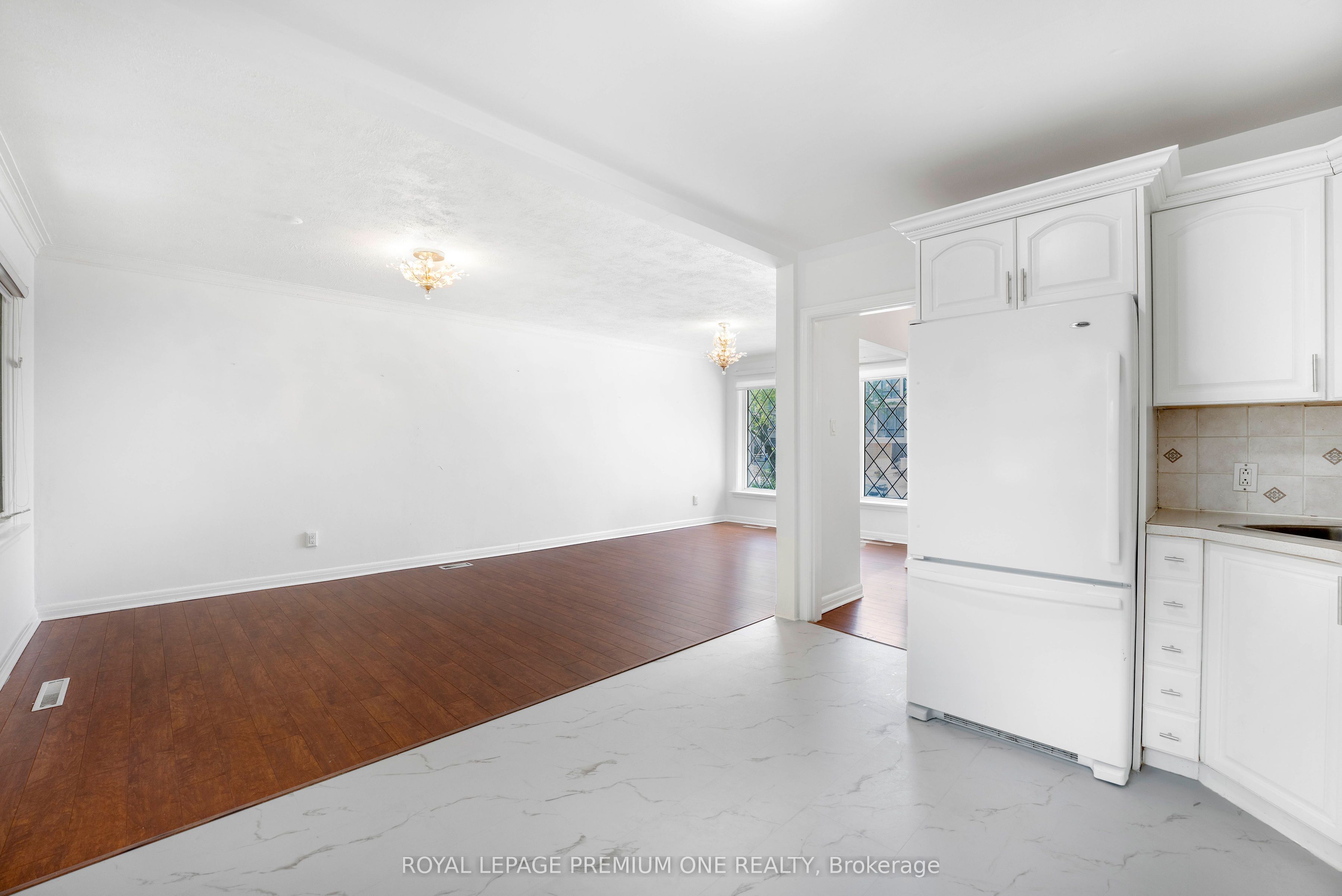 Unit MAIN LEVEL - 139 Mckee Avenue, North York 5