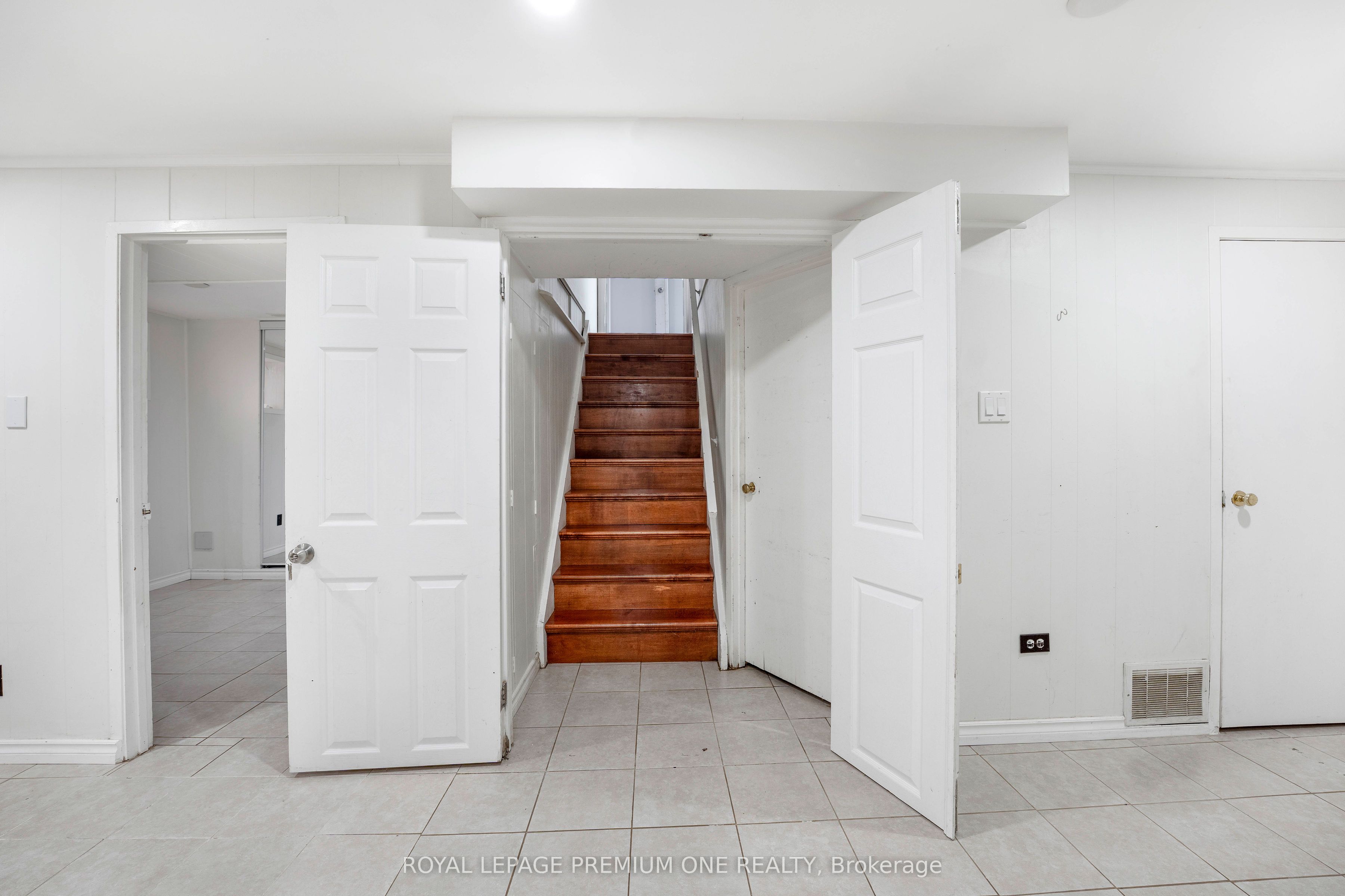 Unit LOWER LEVEL - 139 Mckee Avenue, North York 2