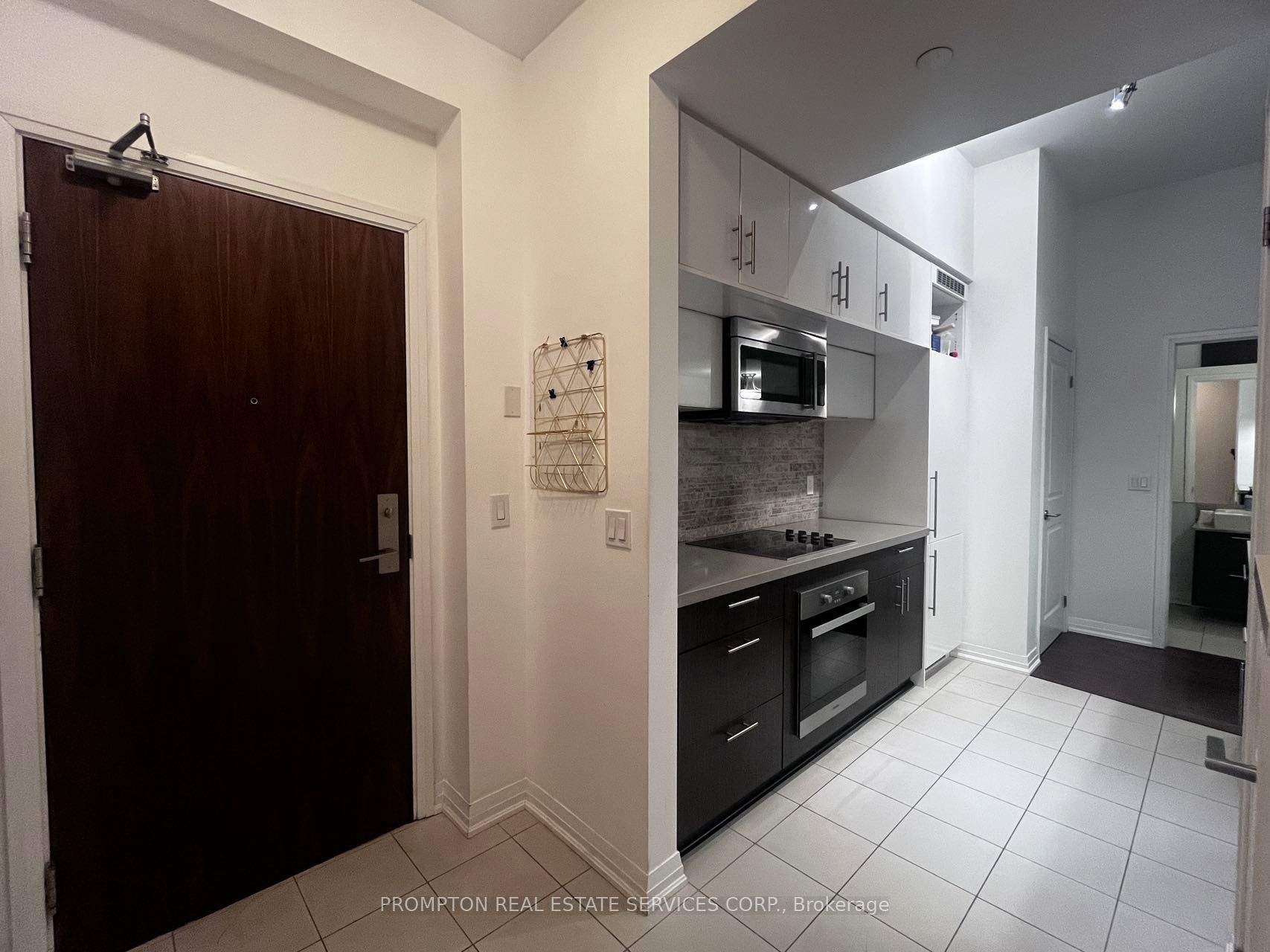 Unit 207 - 8 Mercer Street, Toronto 2