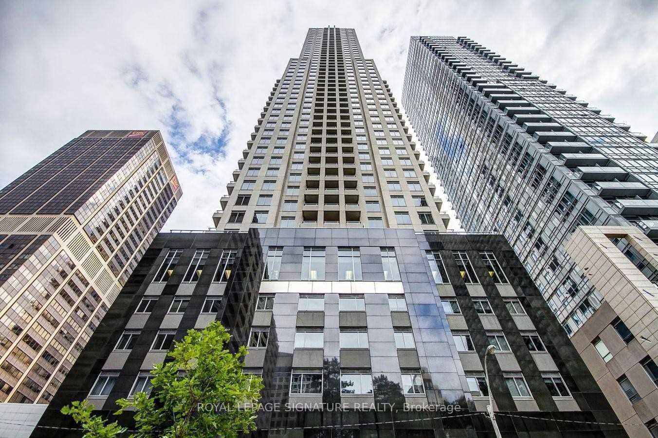 Unit 503 - 35 Balmuto Street, Toronto 3