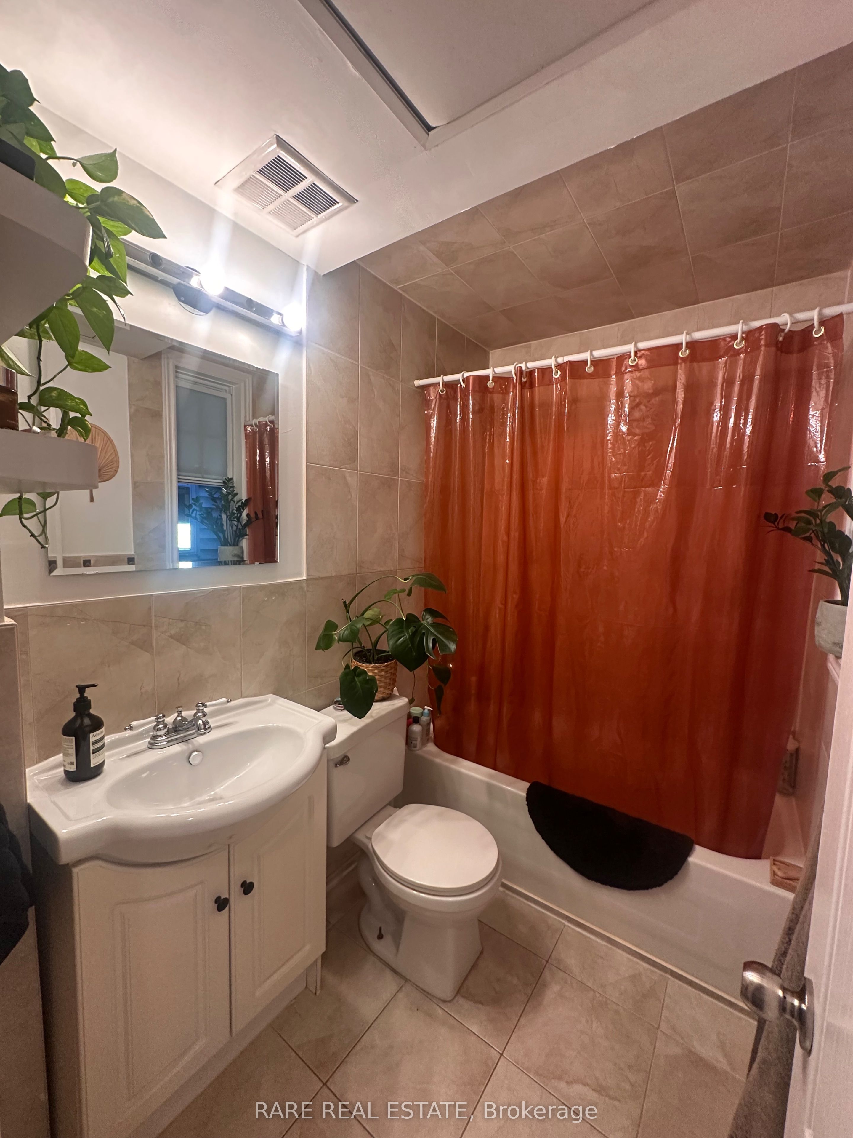 Unit 3 - 198 Augusta Avenue, Toronto 5