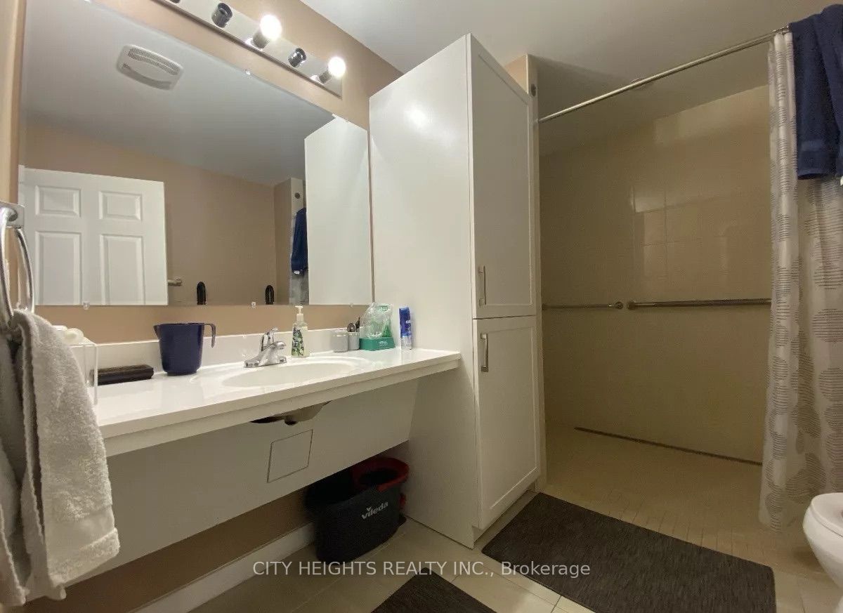 Unit UPPER LEVEL - 75 Pynford Crescent, North York 4