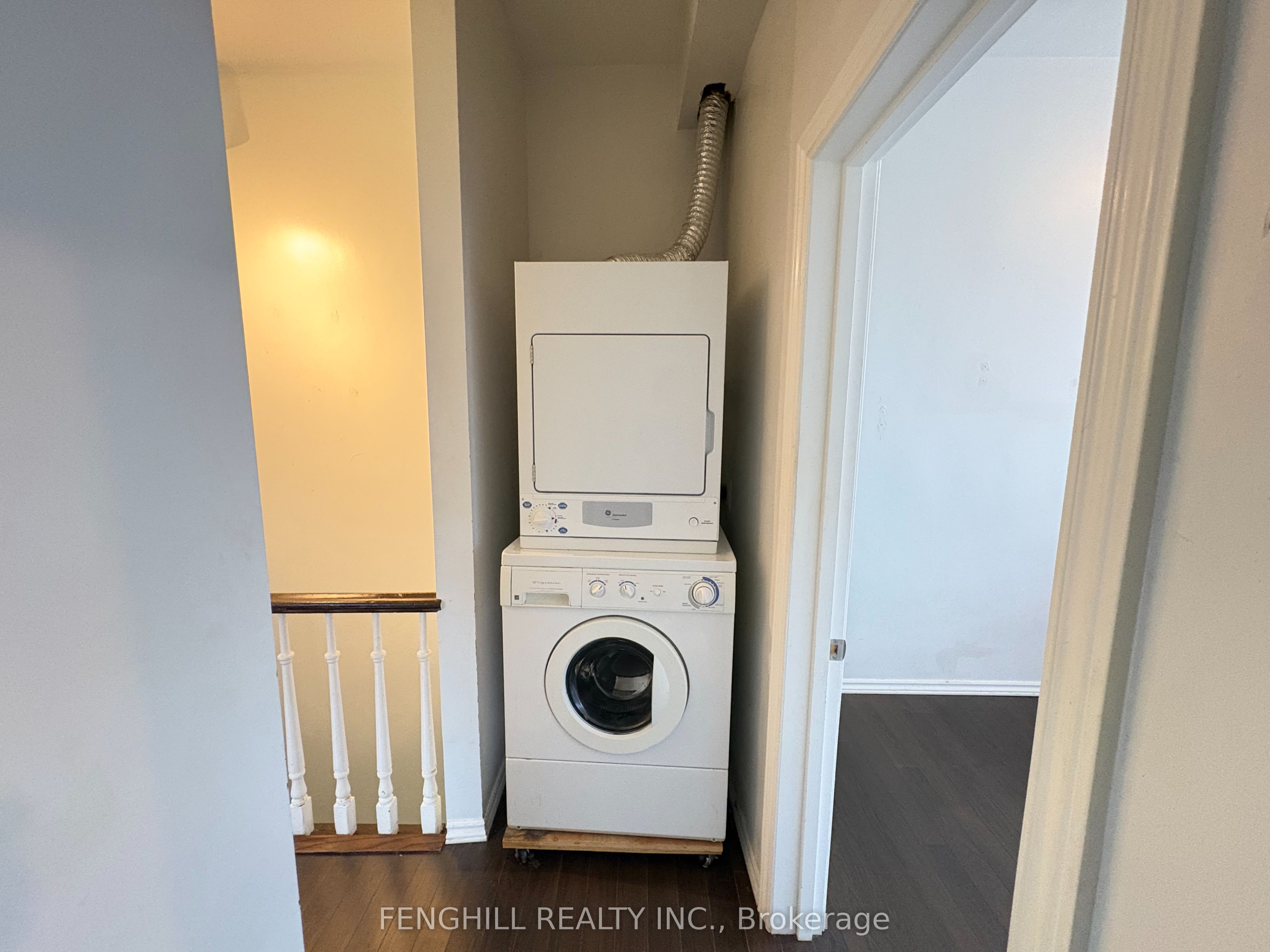 Unit Upper Level - 270 Clinton Street, Toronto 5