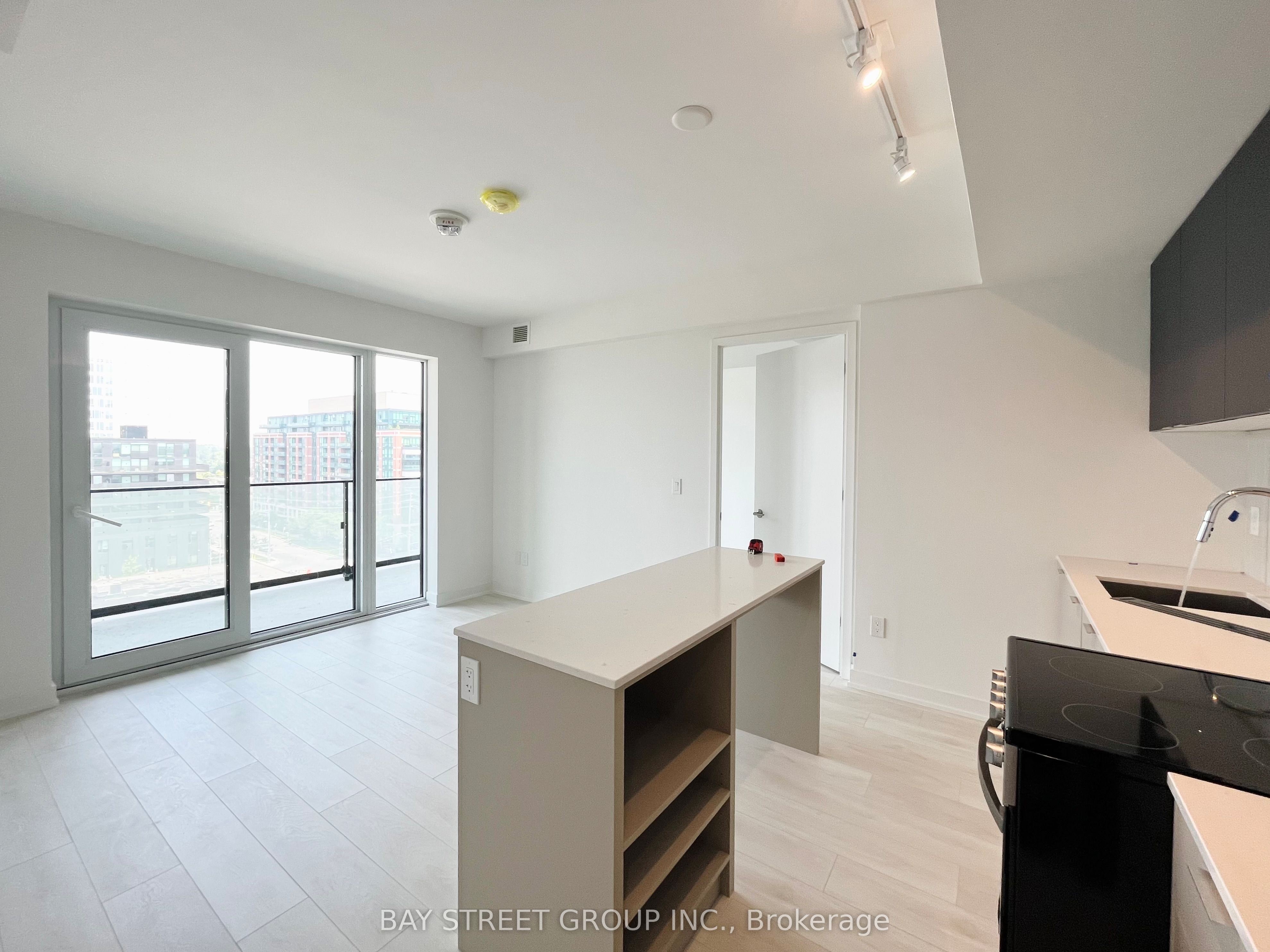 Unit 817 - 8 Tippett Road, North York 5