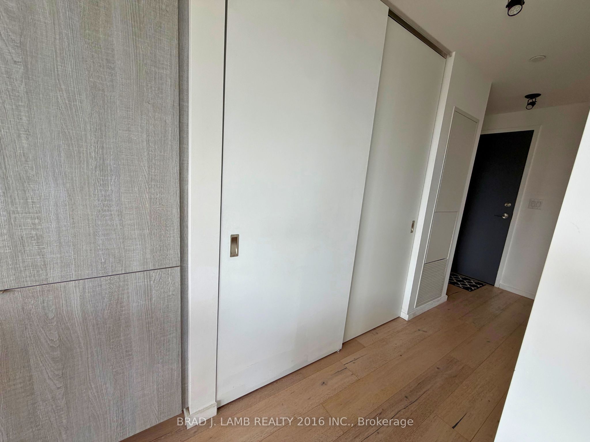 Unit 604 - 21 Lawren Harris Square, Toronto 3