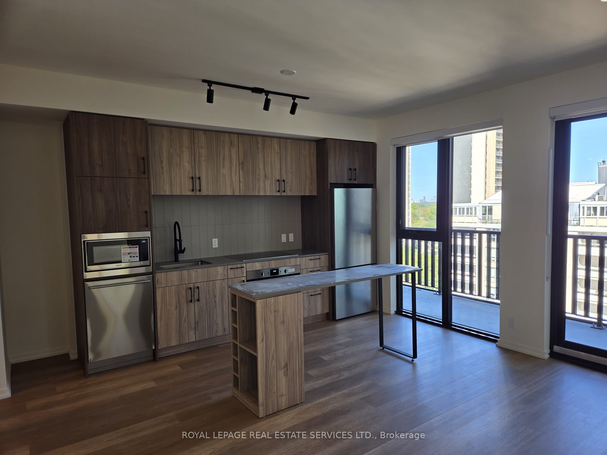 Unit 1009 - 109 Erskine Avenue, Toronto 2
