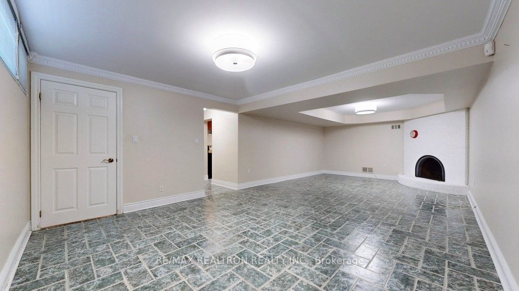 Unit Bsmt - 31 Whitelock Crescent, North York 4
