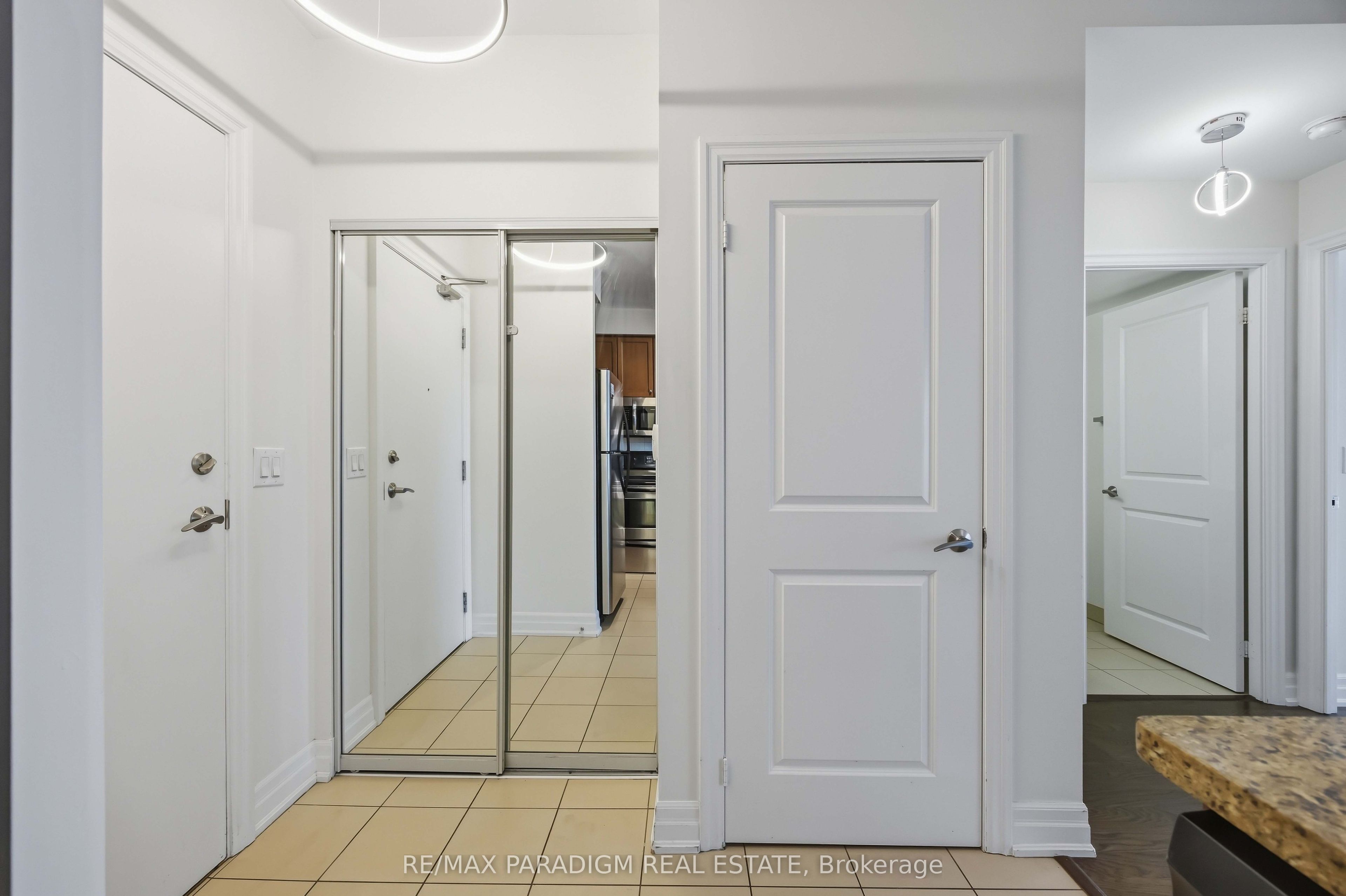 Unit 802 - 500 St Clair Avenue W, Toronto 5