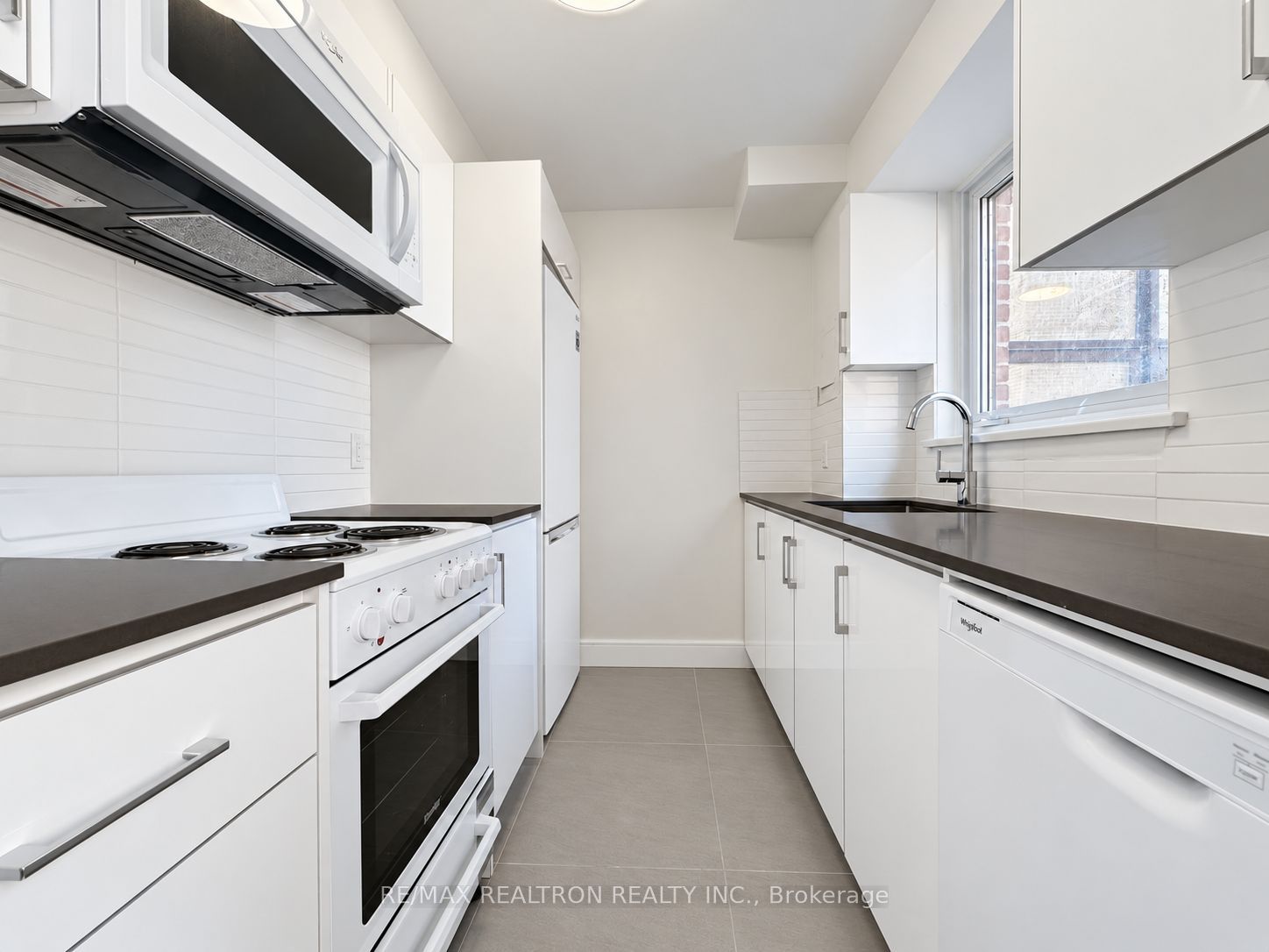 Unit 608 - 95 Lawton Boulevard, Toronto 5
