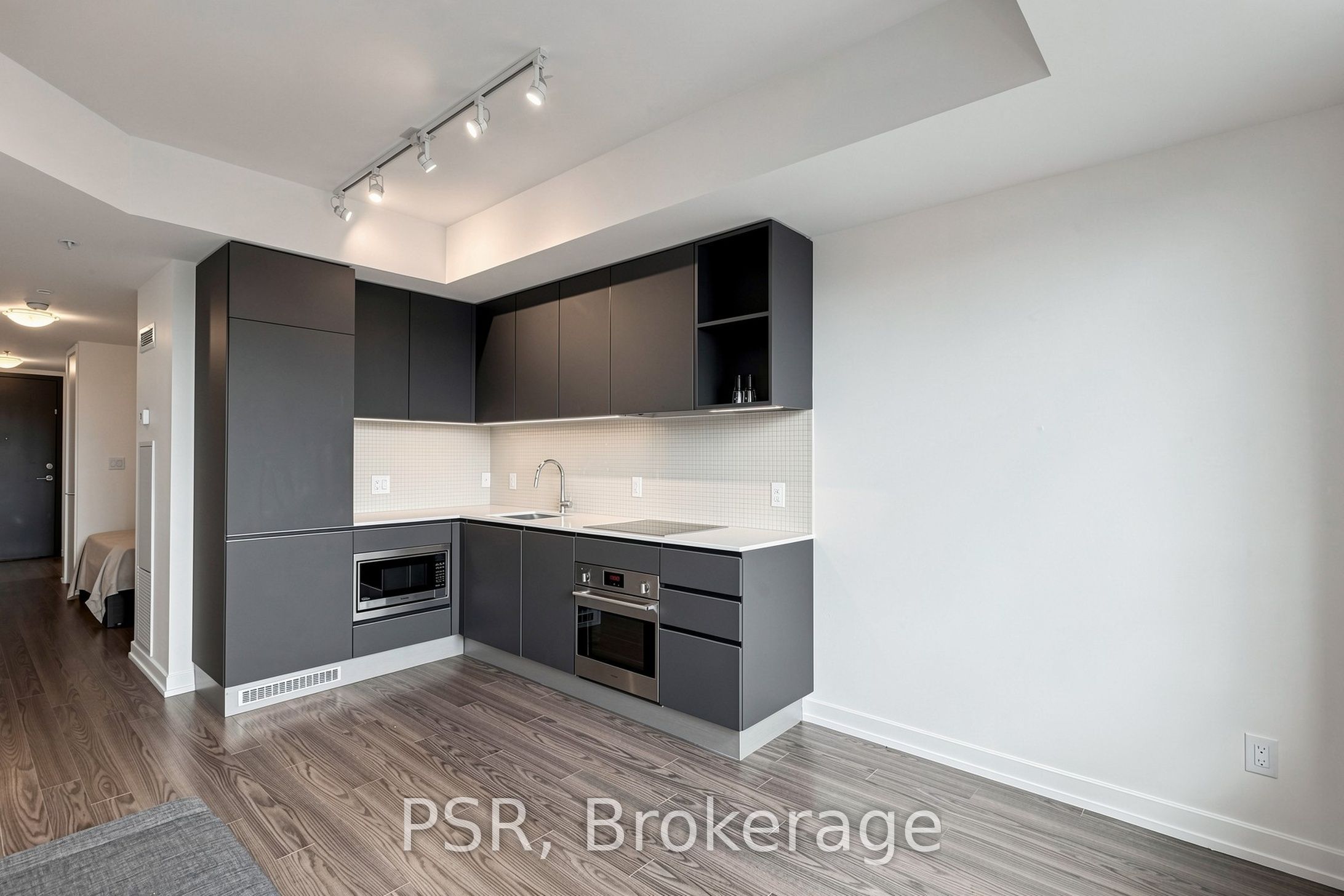Unit 521 - 377 Madison Avenue, Toronto 3