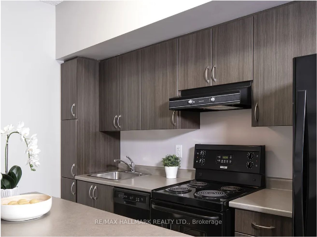 Unit 214 - 570 Bay Street, Toronto 4