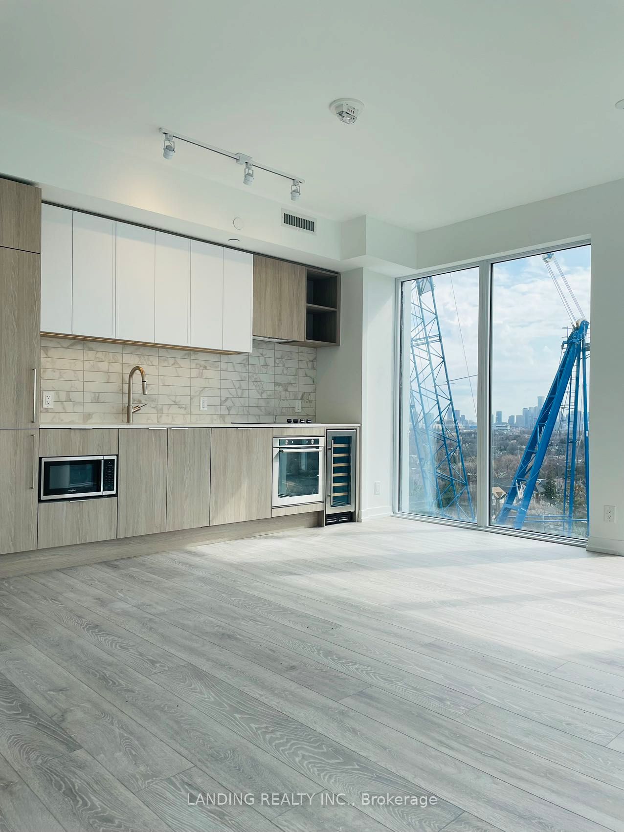 Unit 1721 - 2020 bathurst Street, Toronto 4
