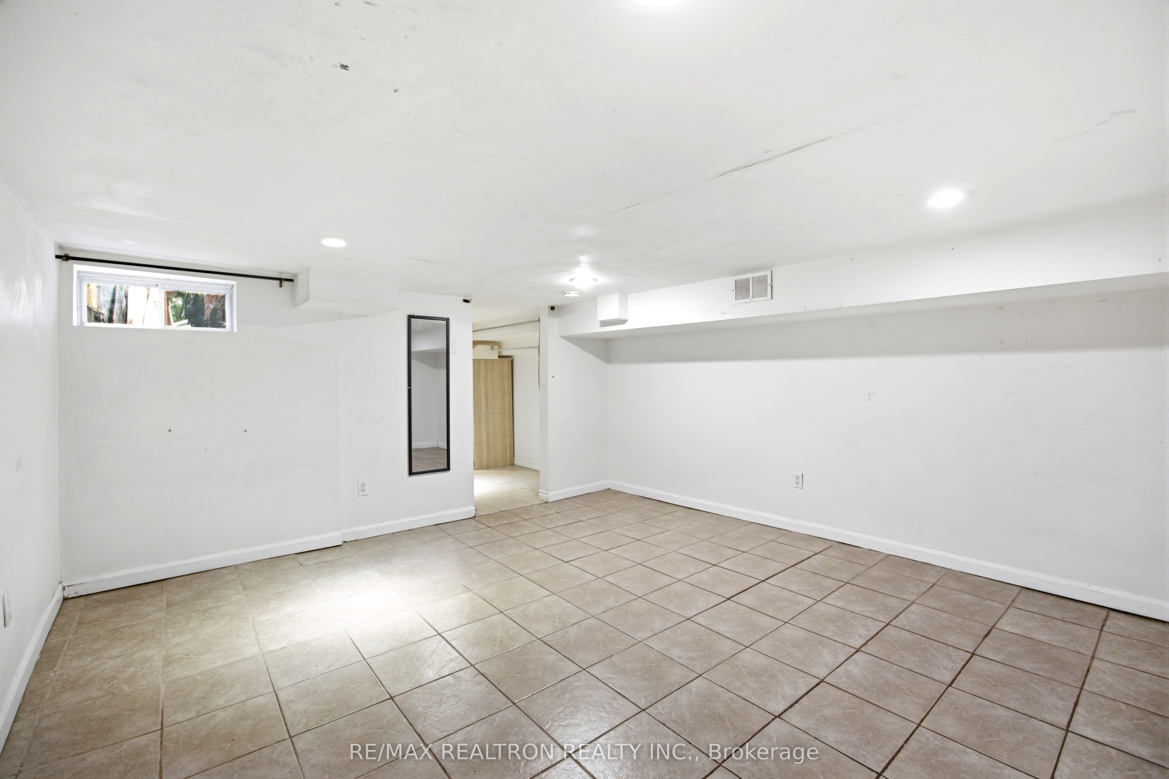 Unit 1 - 285 Oakwood Avenue, Toronto 4