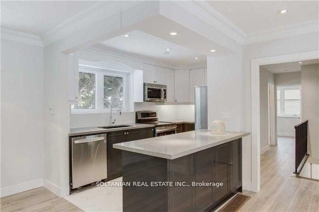 44 Tremont Crescent, North York 3