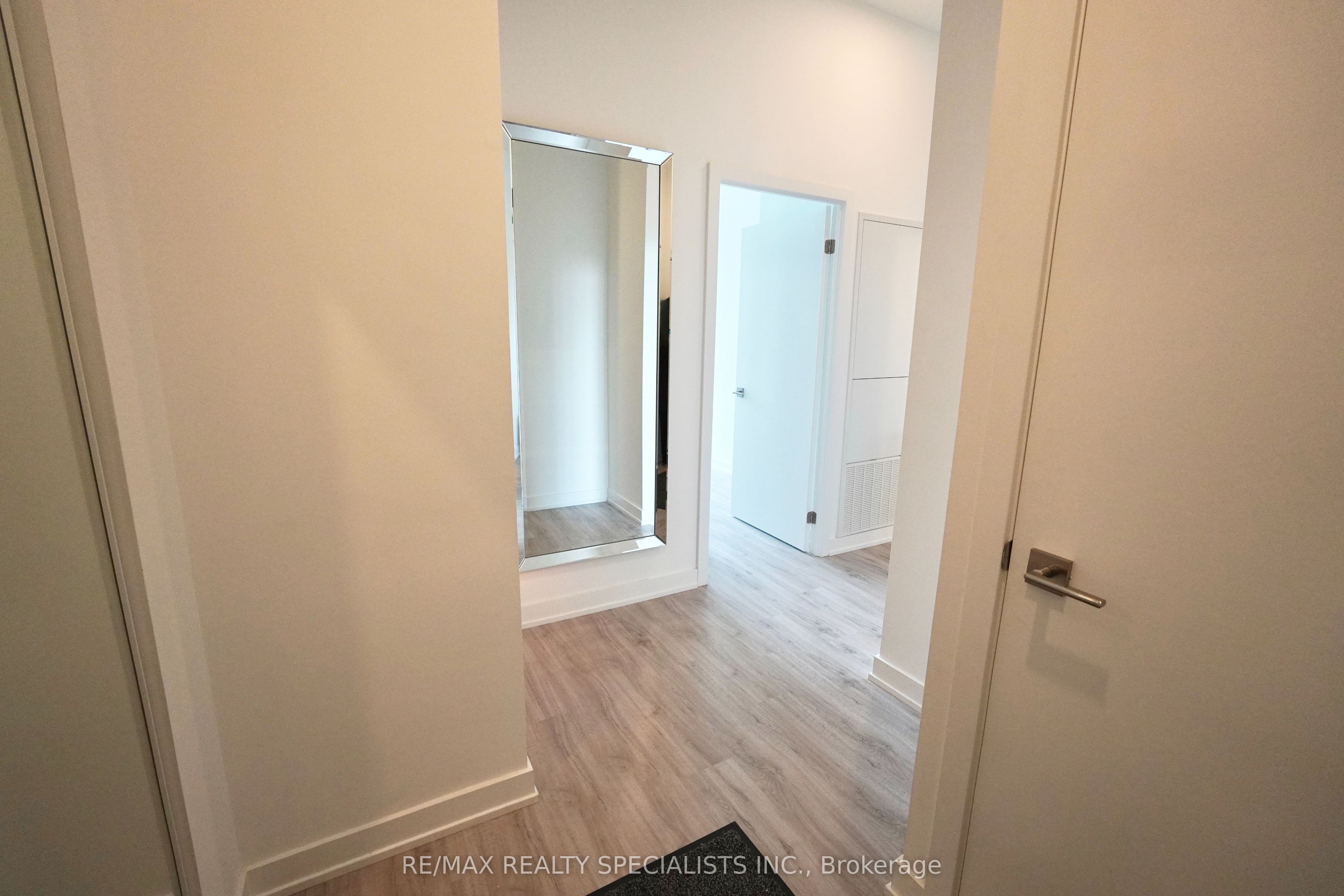 Unit 908 - 252 CHURCH Street, Toronto 3