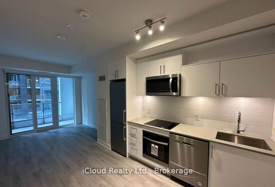Unit 1429 - 70 Princess Street, Toronto 4