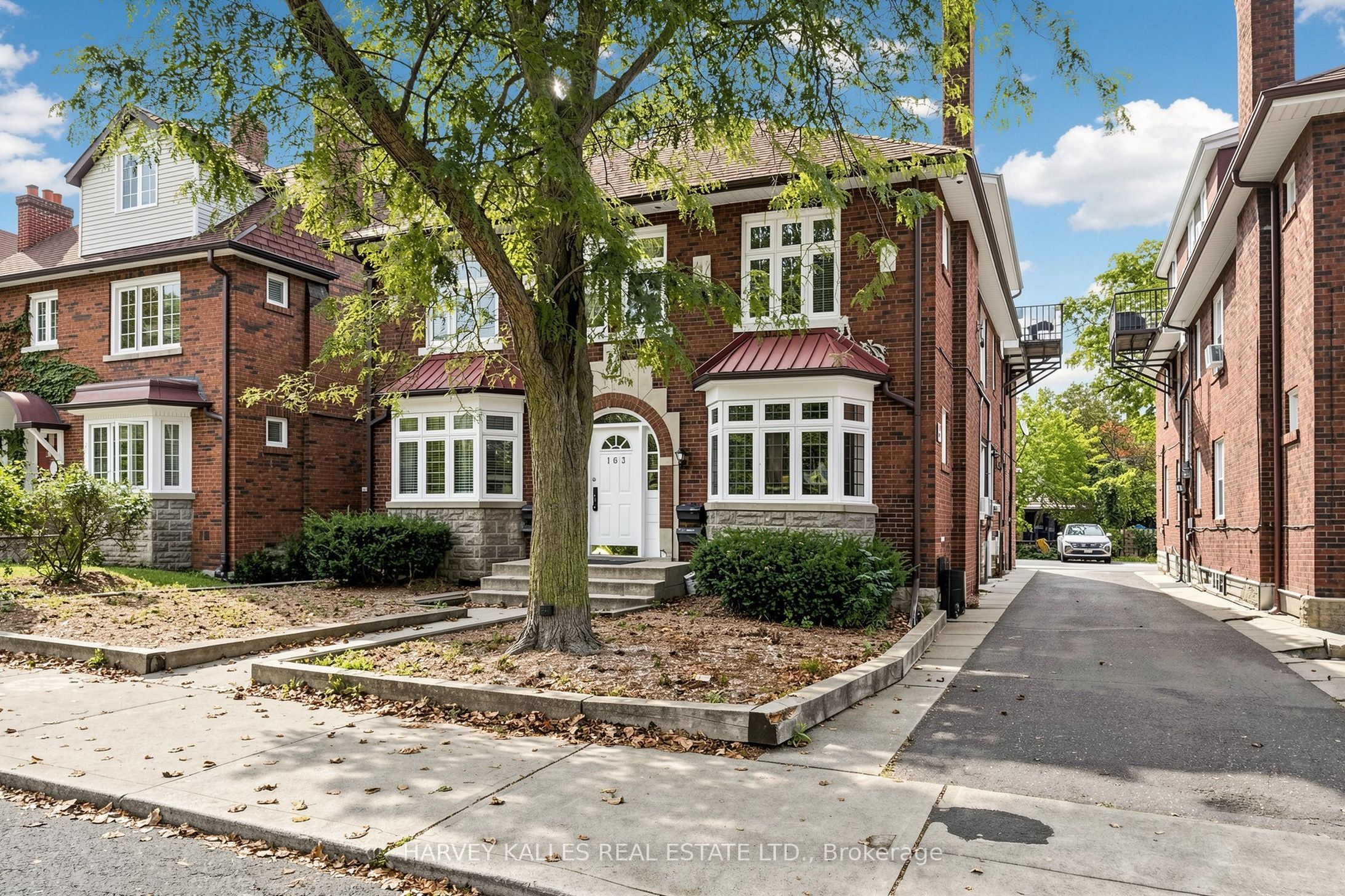Unit South 2nd - 163 Highbourne Road, Toronto 2