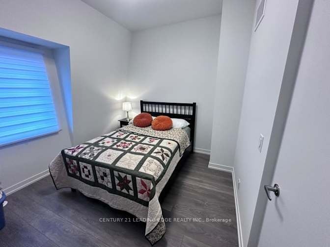 Unit Room 4 - 9 Spruce Pines Crescent, North York 2
