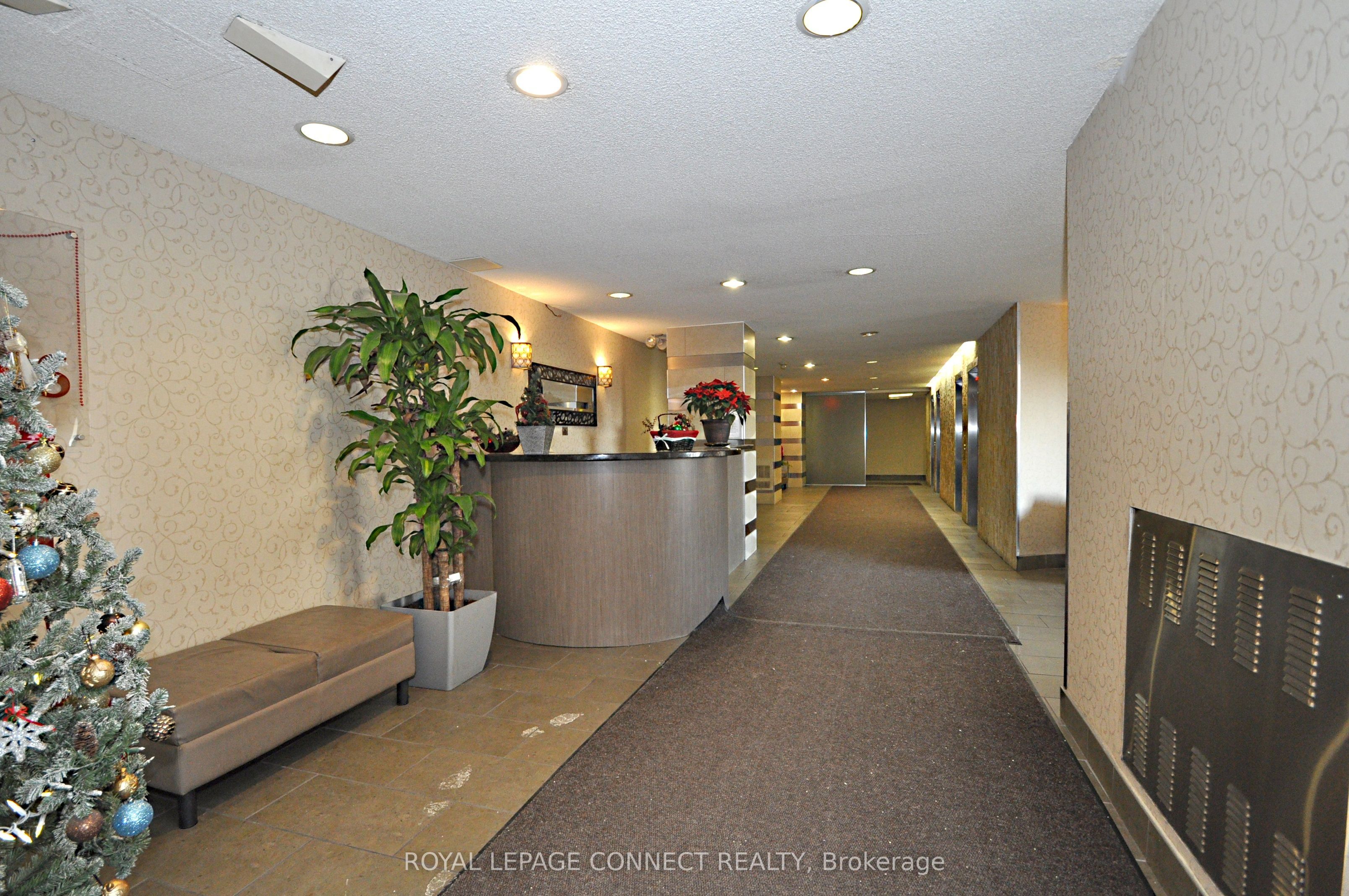 Unit 407 - 5 Parkway Forest Drive, North York 4