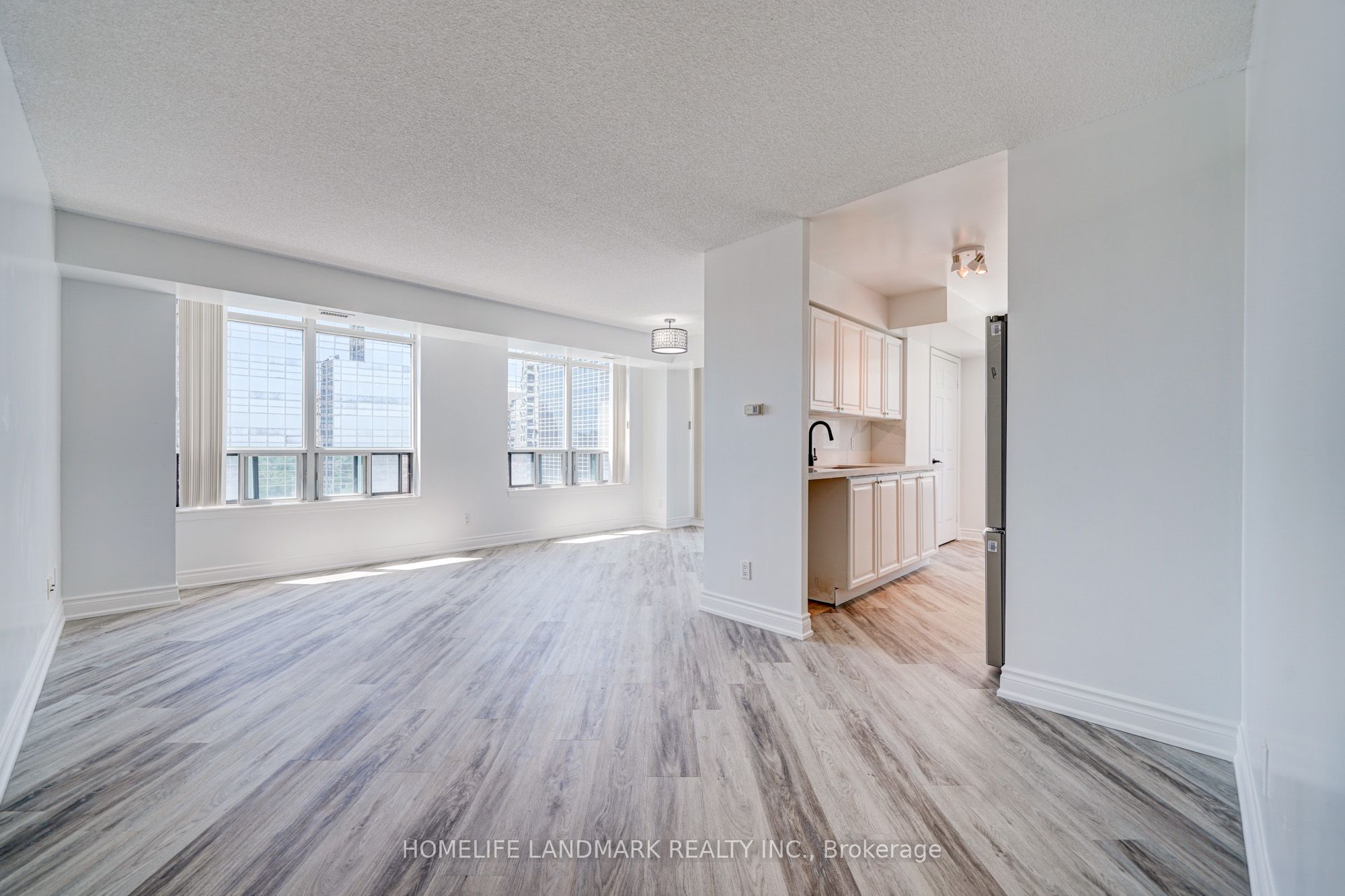 Unit 1006 - 8 Hillcrest Avenue, North York 2