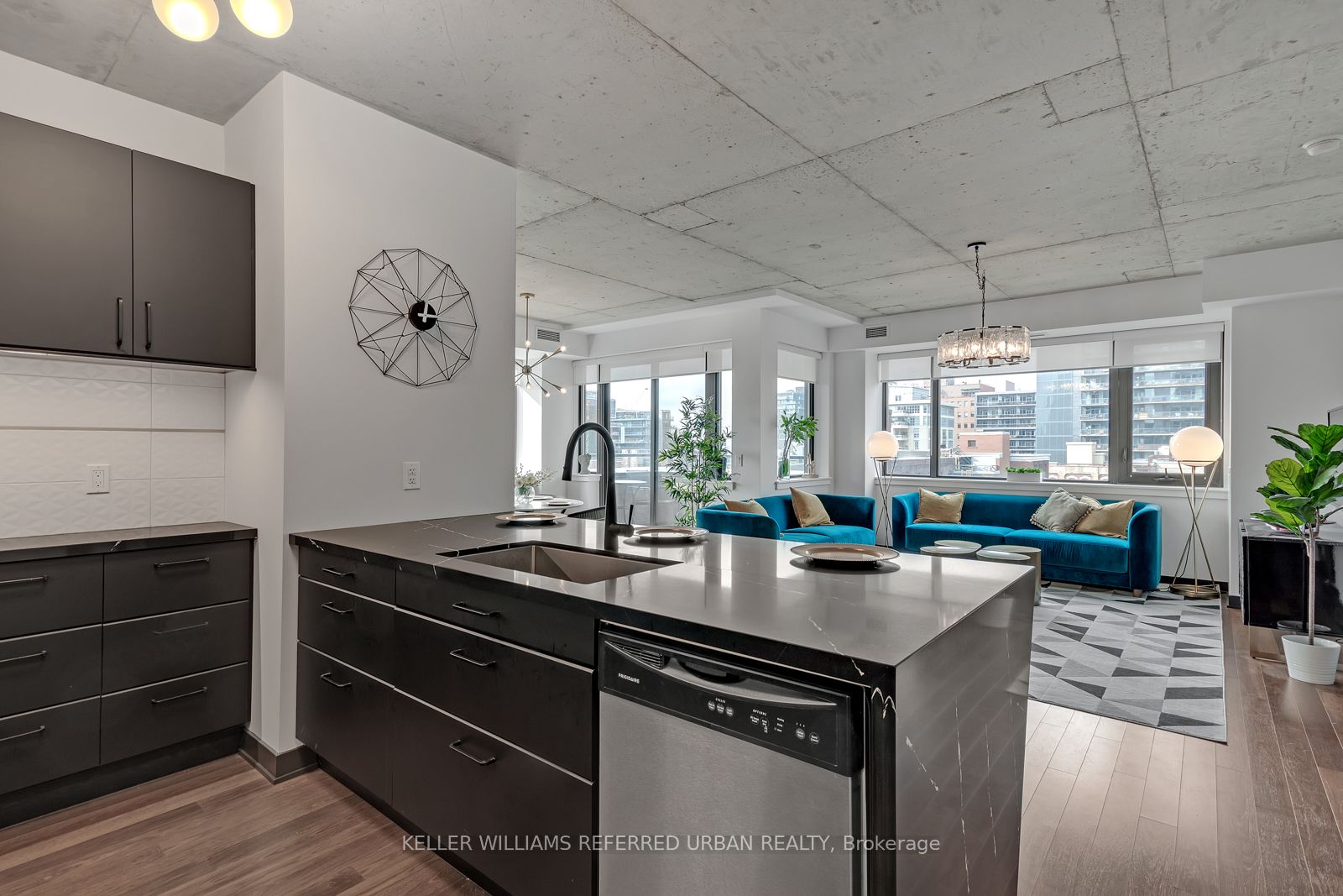 Unit 710 - 400 Wellington Street W, Toronto 3